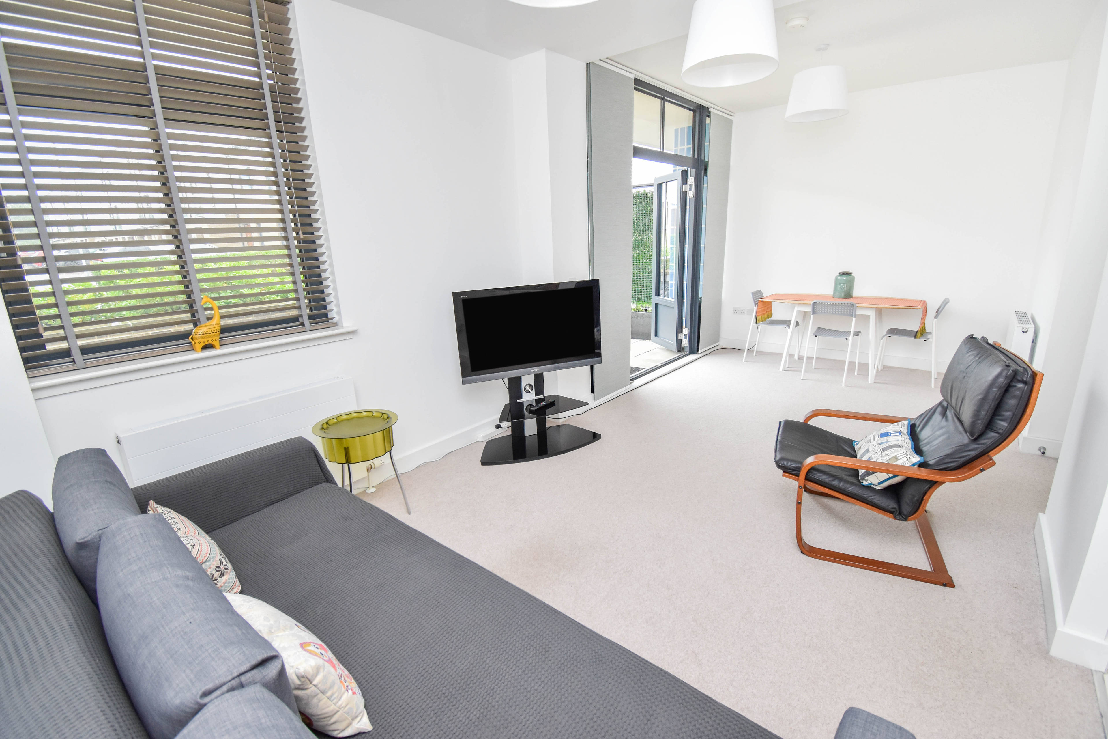 Lounge/Dining Room