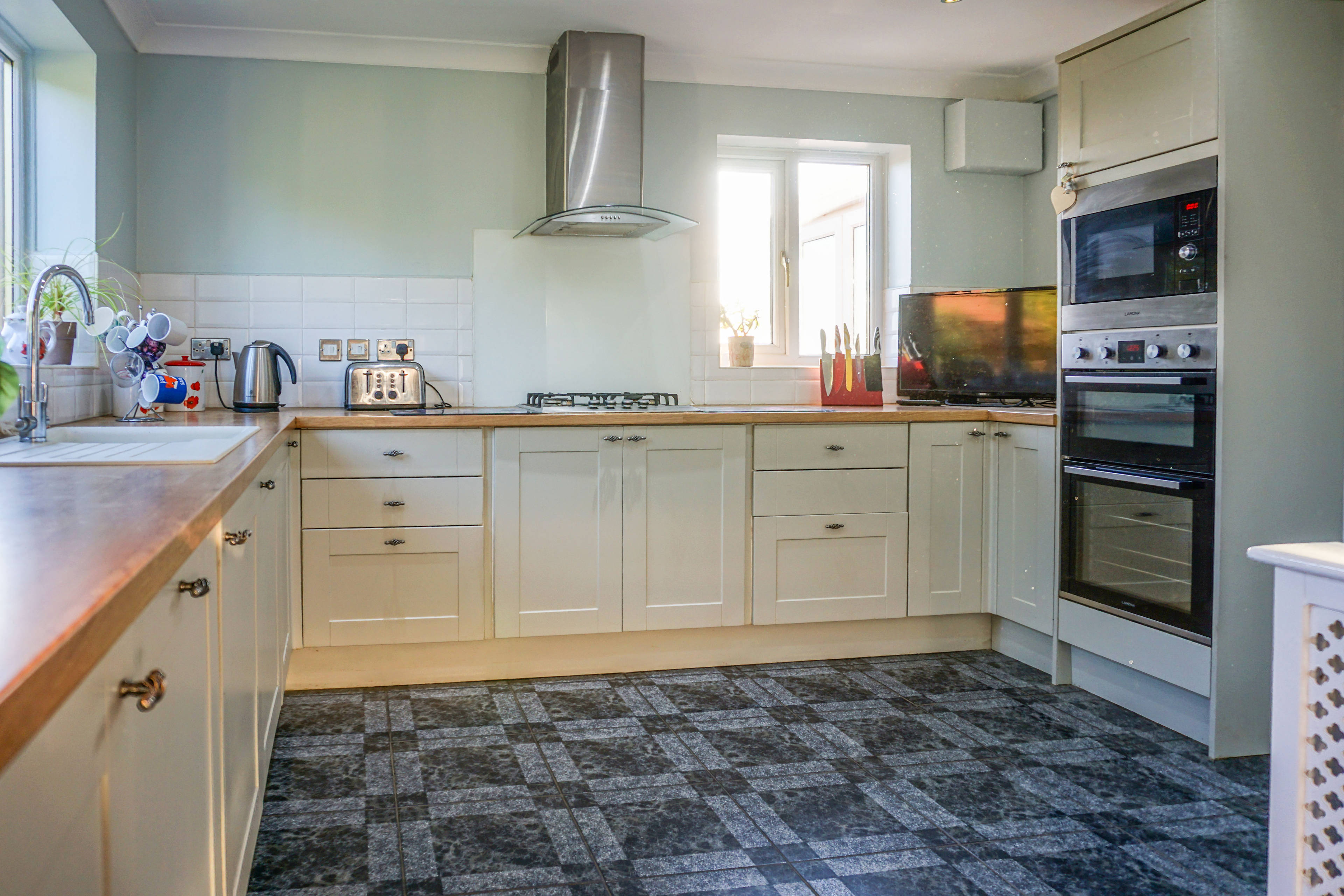 Kitchen/Breakfast