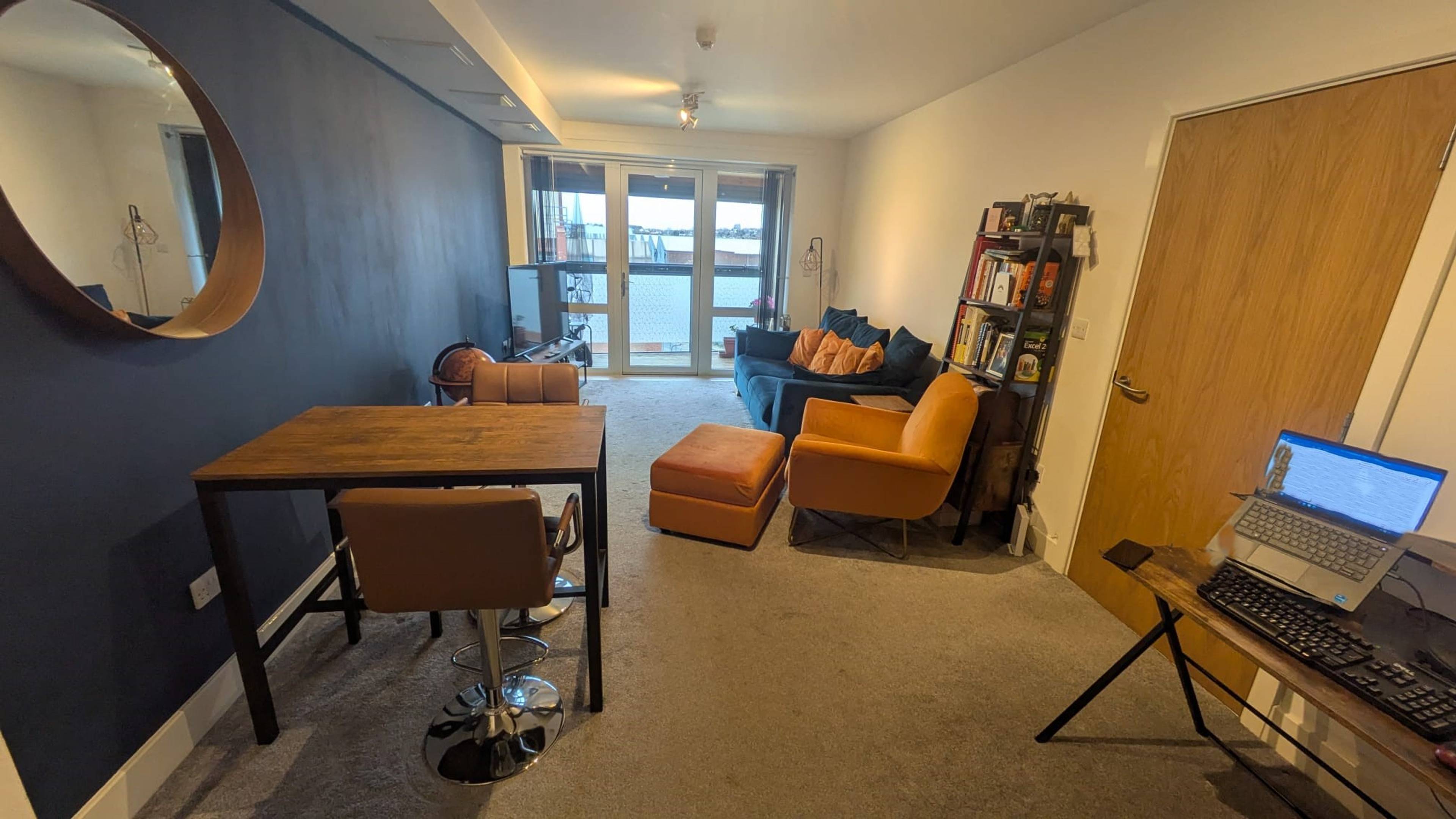 Lounge/Dining Room