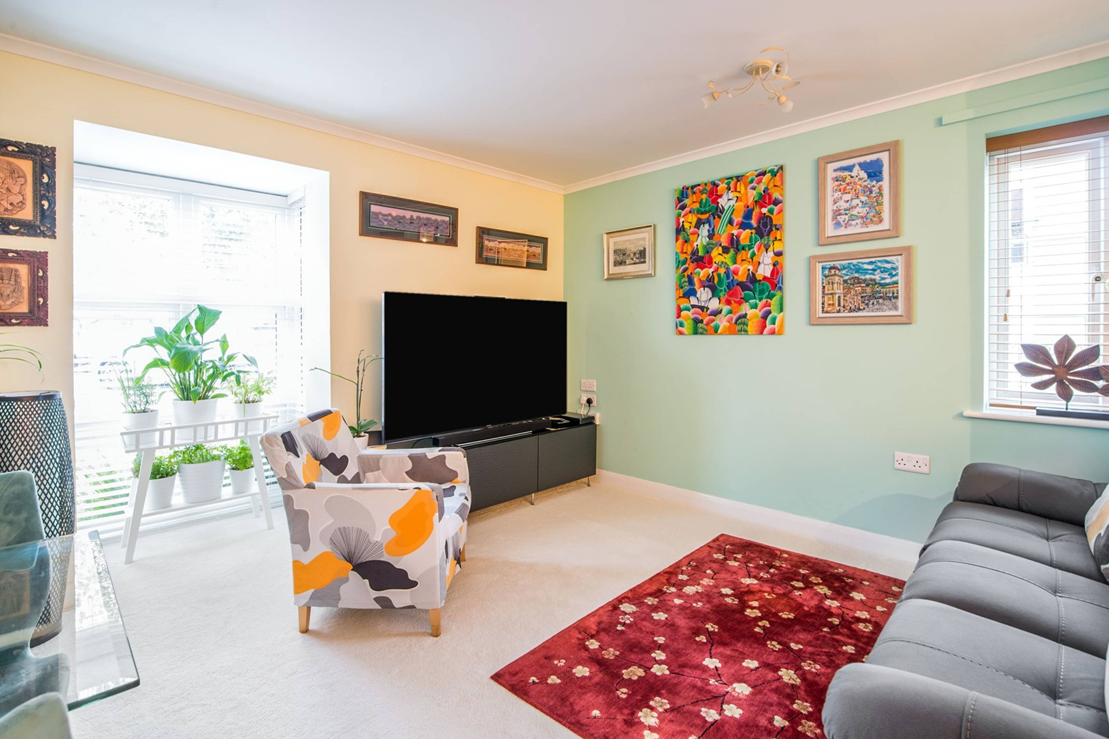 Lounge/Dining Room