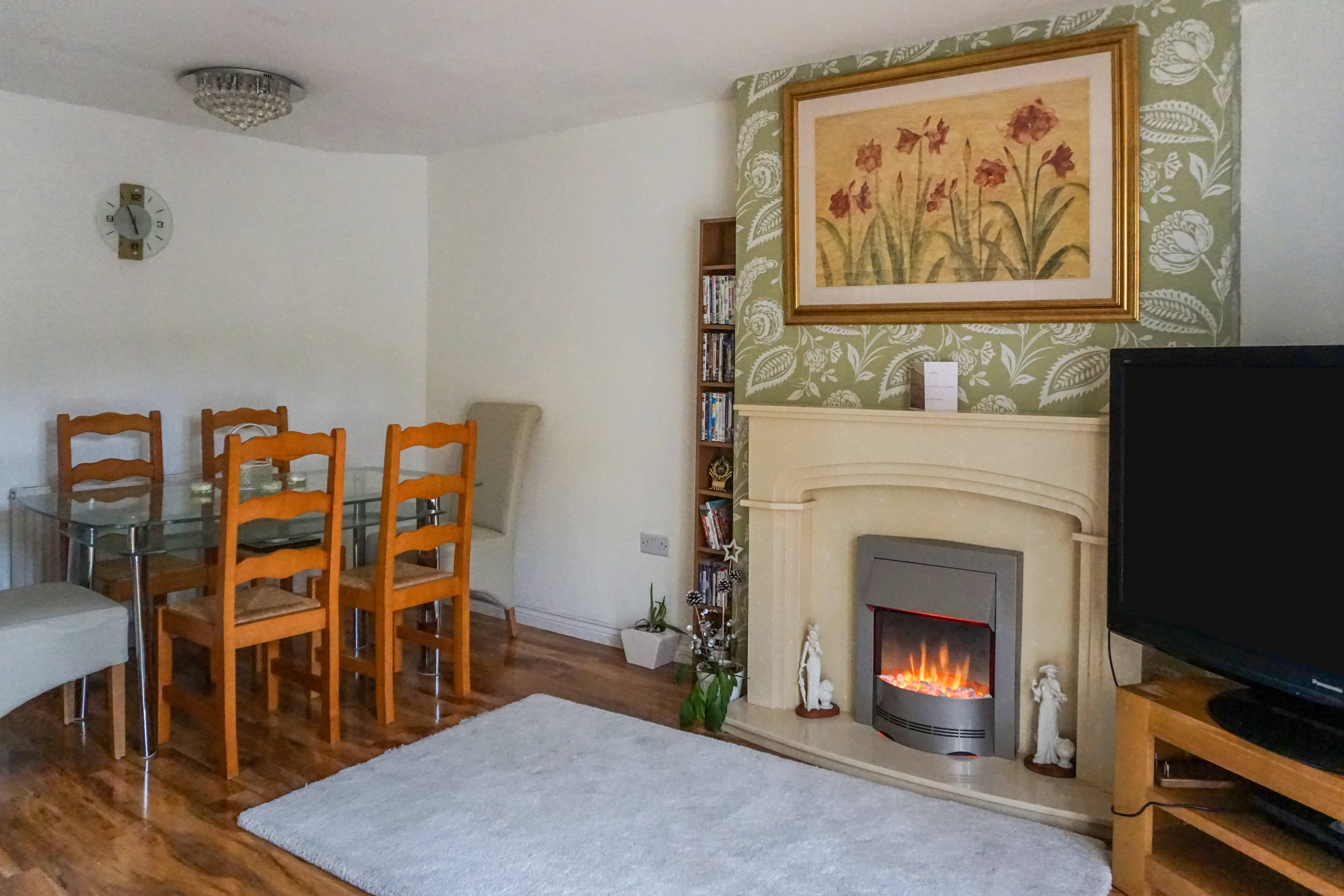 Lounge/Dining Room