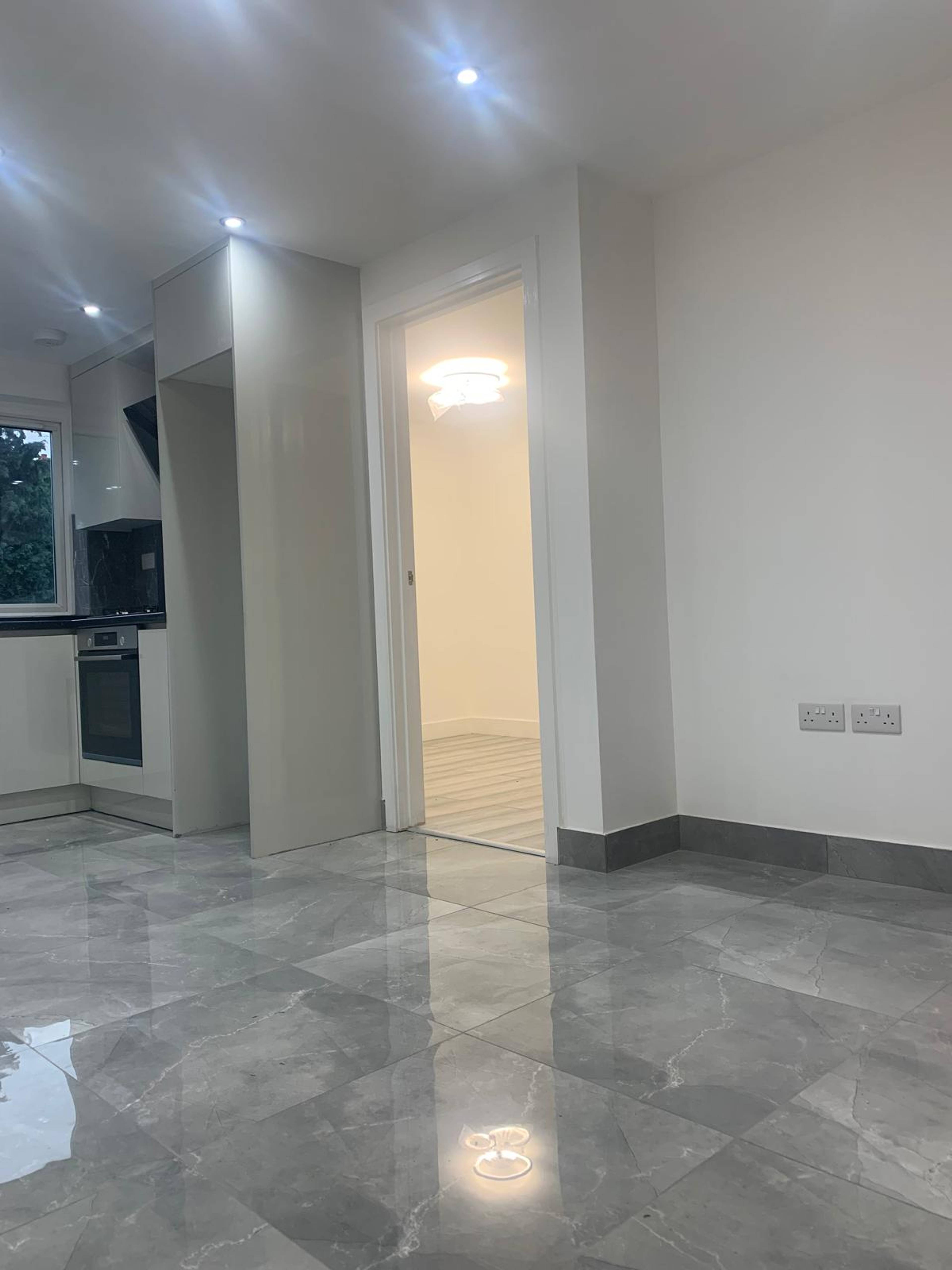 Lounge / Kitchen