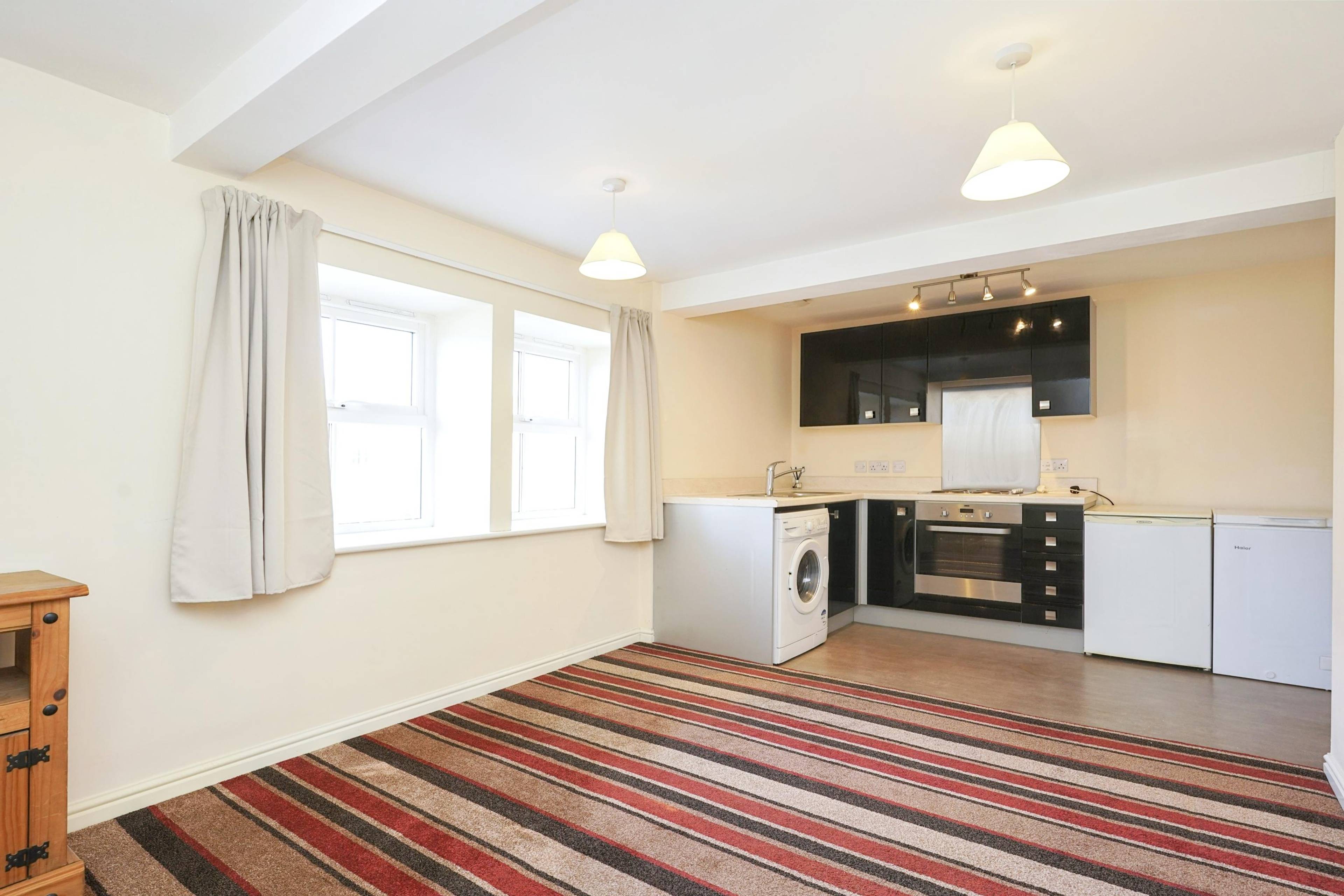 Lounge / Kitchen