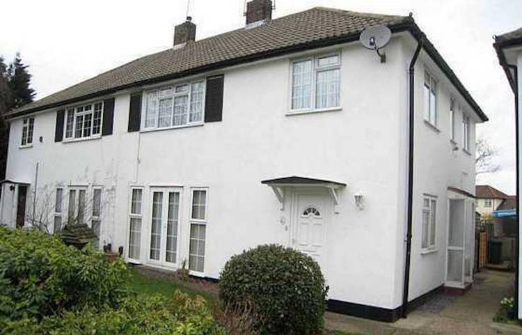 2 bedroom maisonette