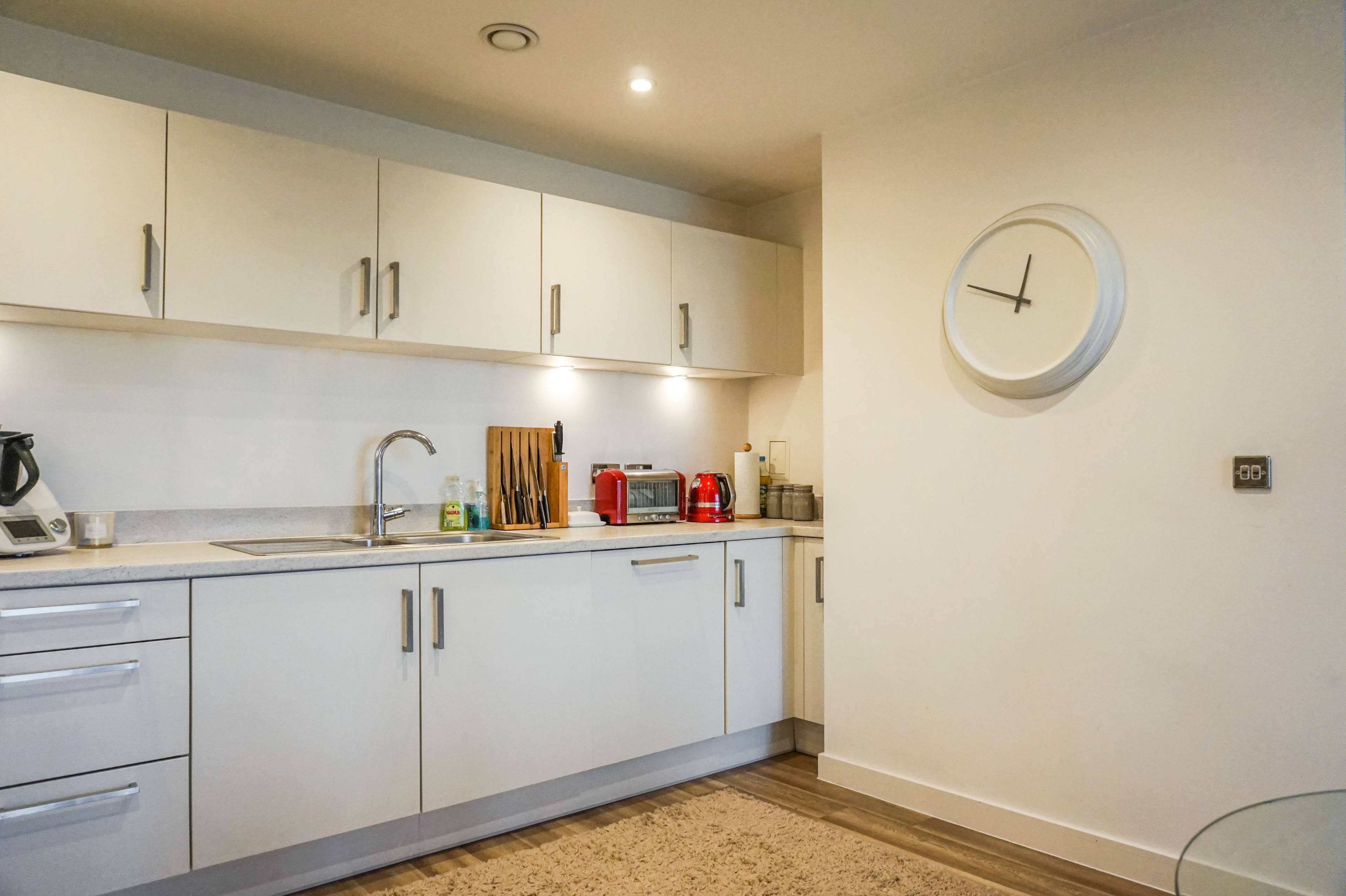 Lounge / Kitchen