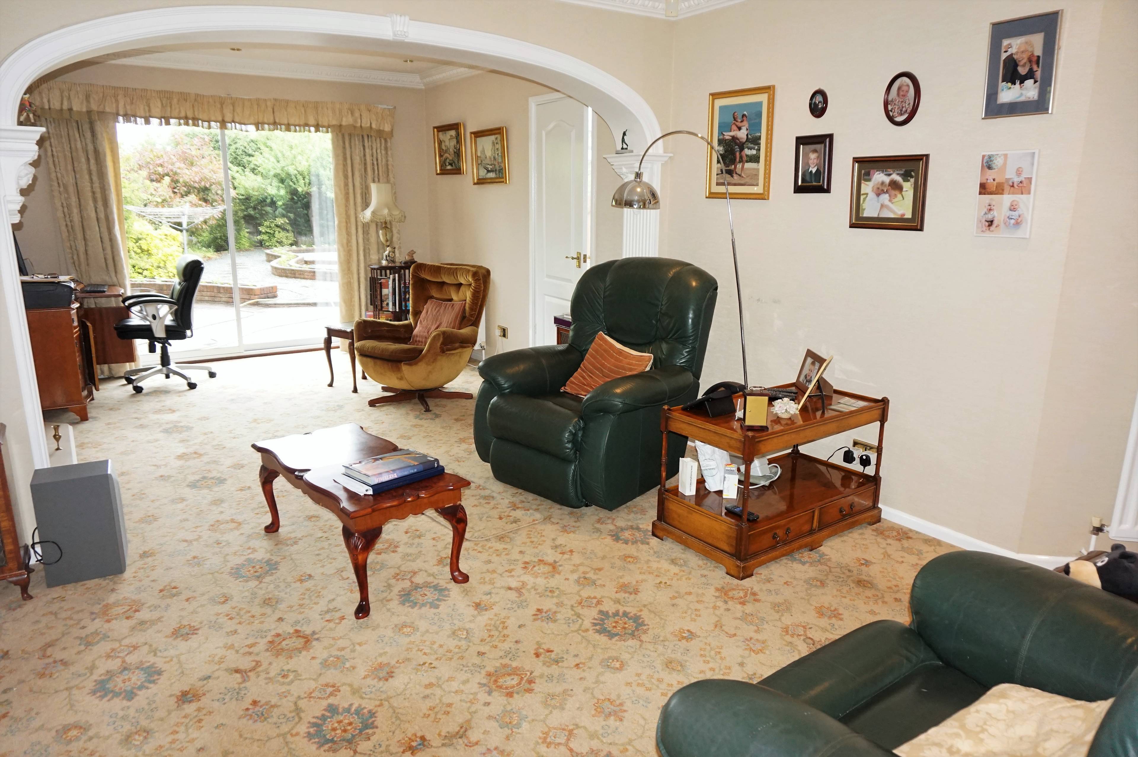Lounge/Dining Room