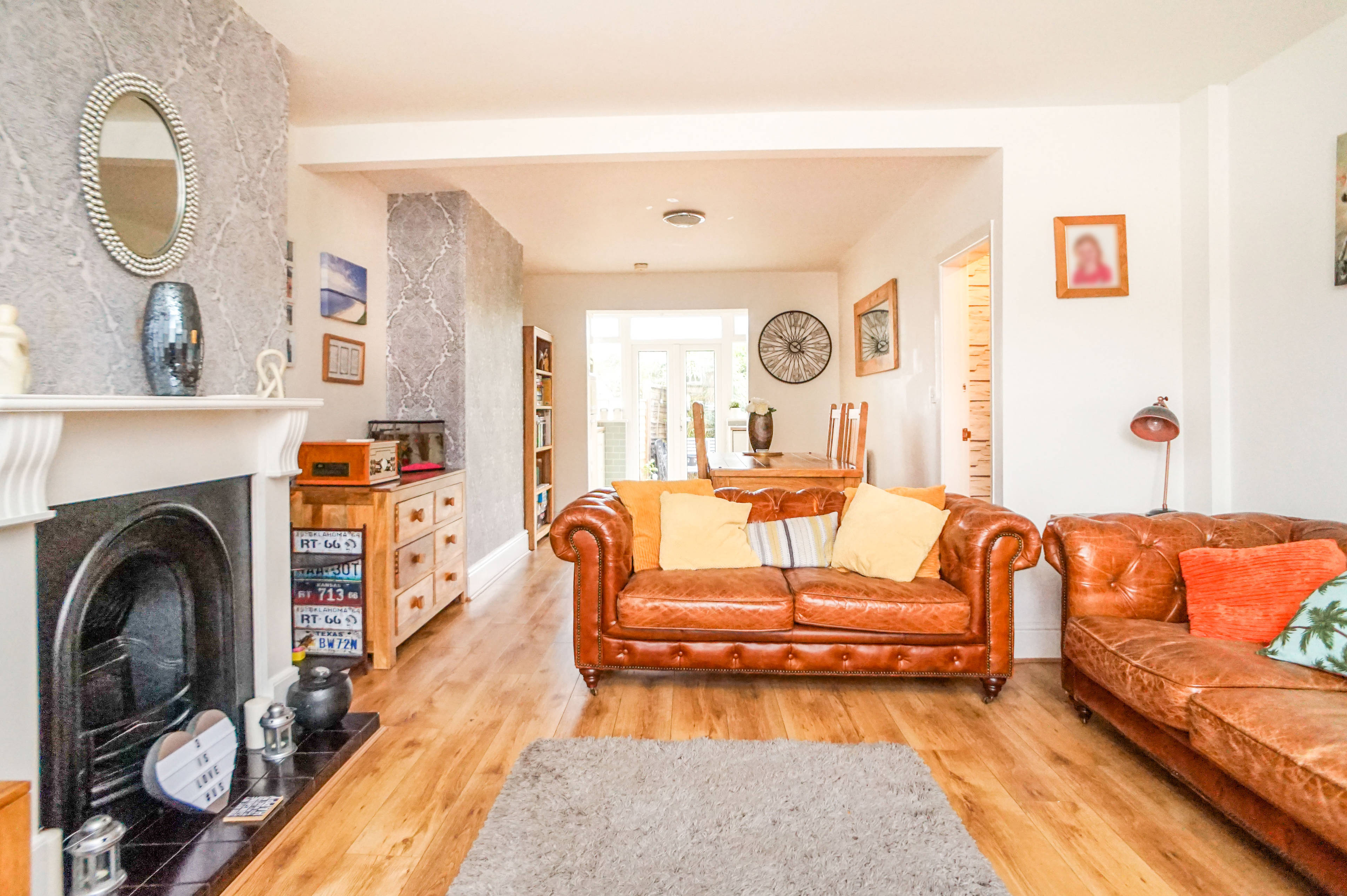 Lounge/Dining Room