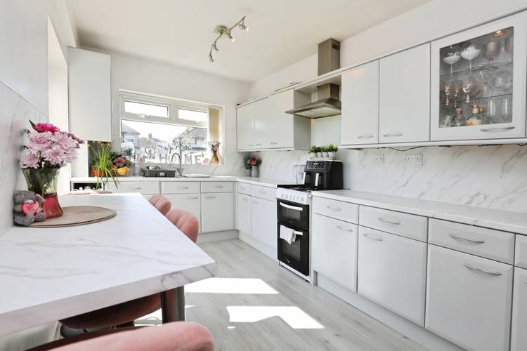 5 bedroom semi-detached house