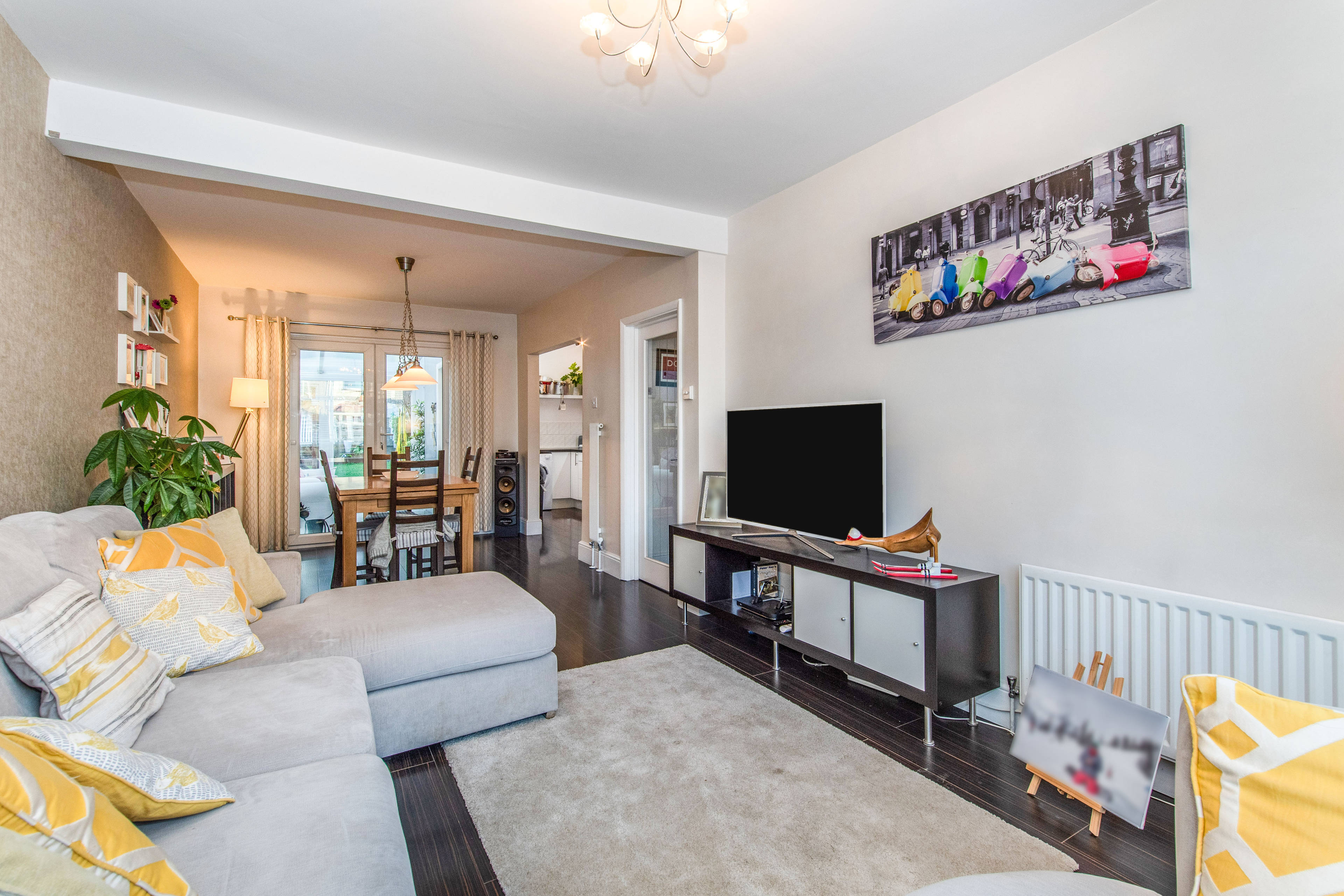 Lounge/Dining Room