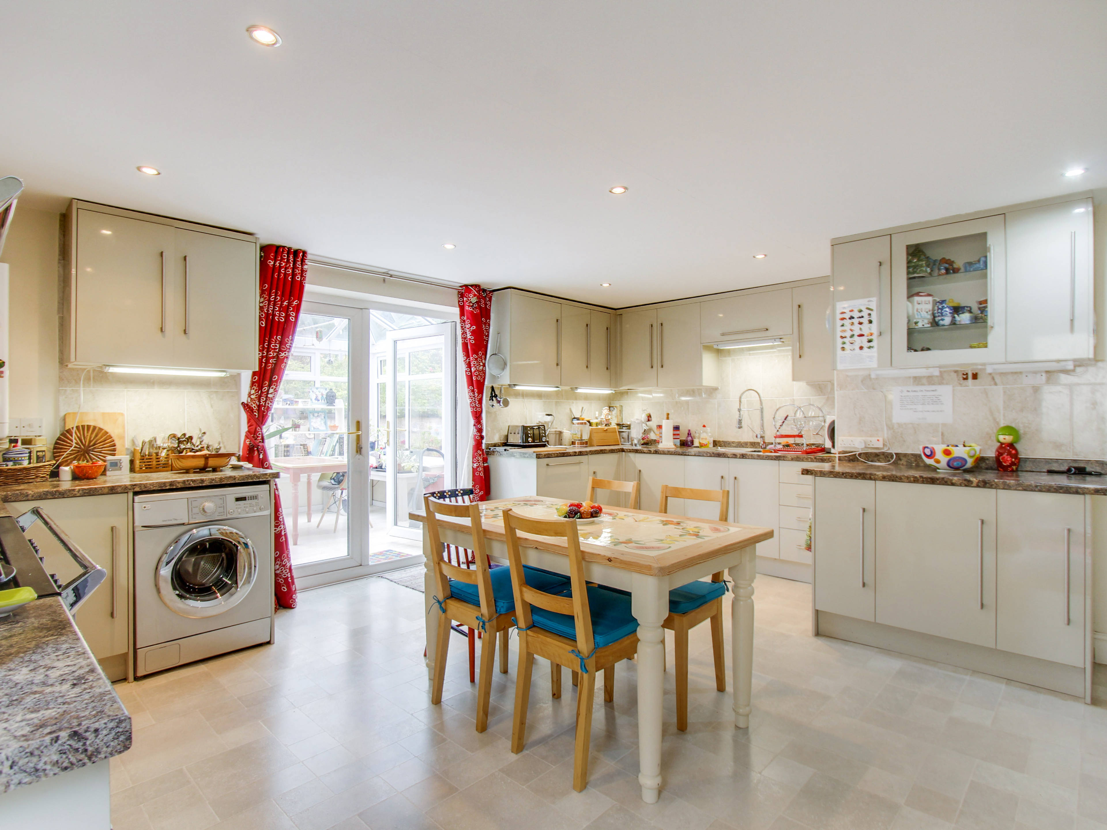 Kitchen/Breakfast