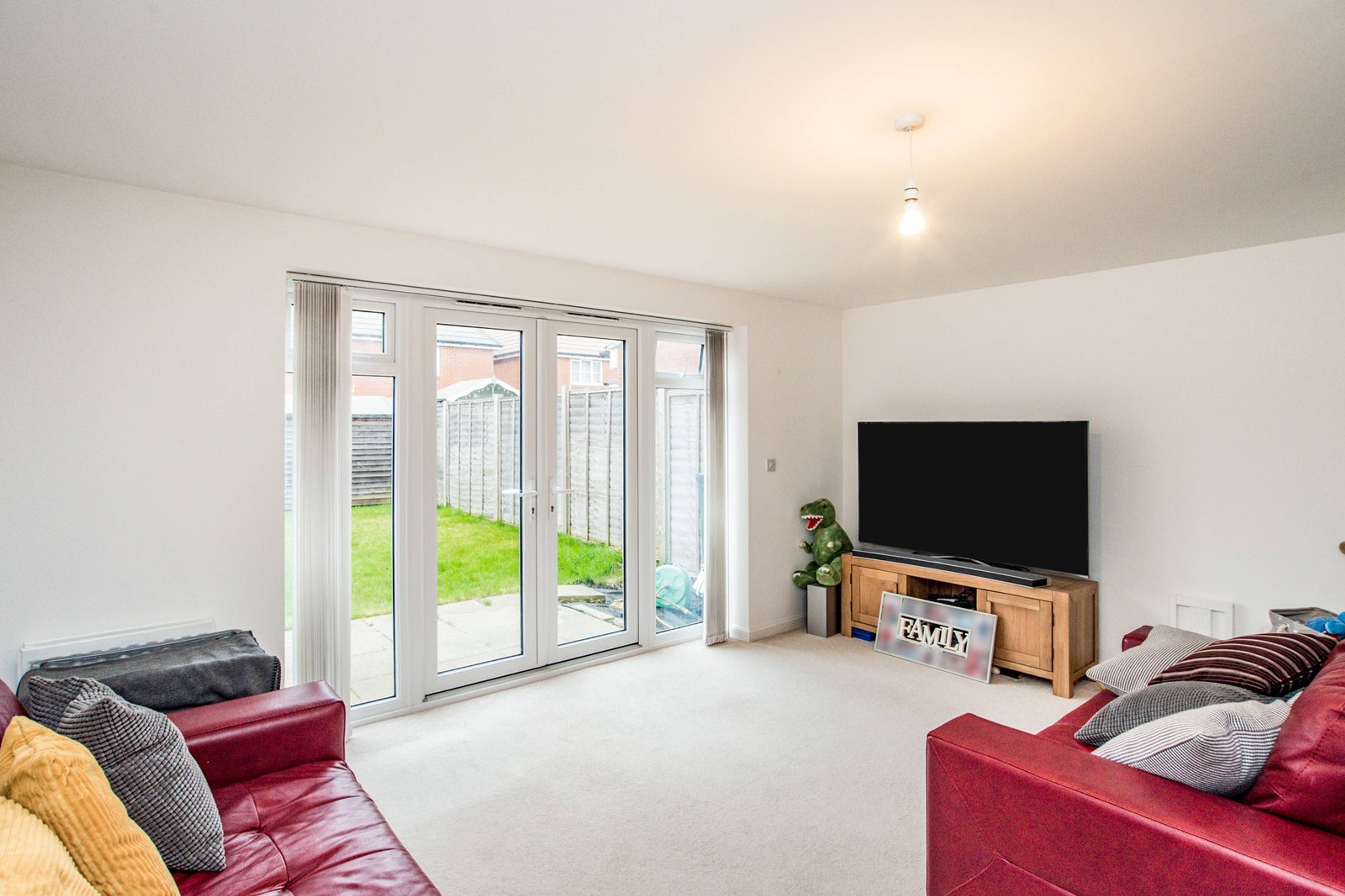 Lounge/Dining Room