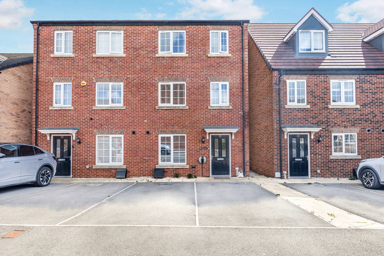 4 bedroom semi-detached house