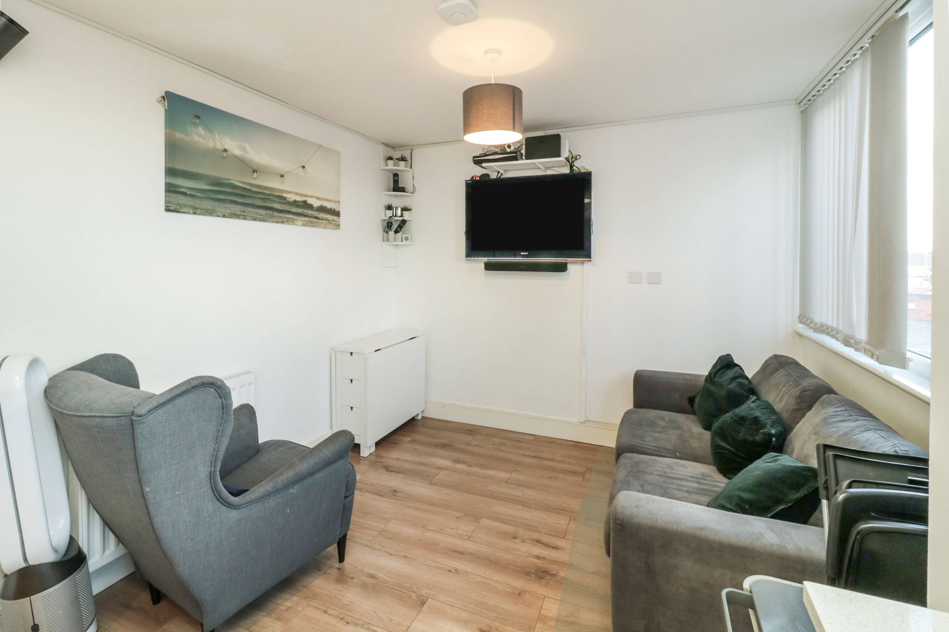 Lounge / Kitchen