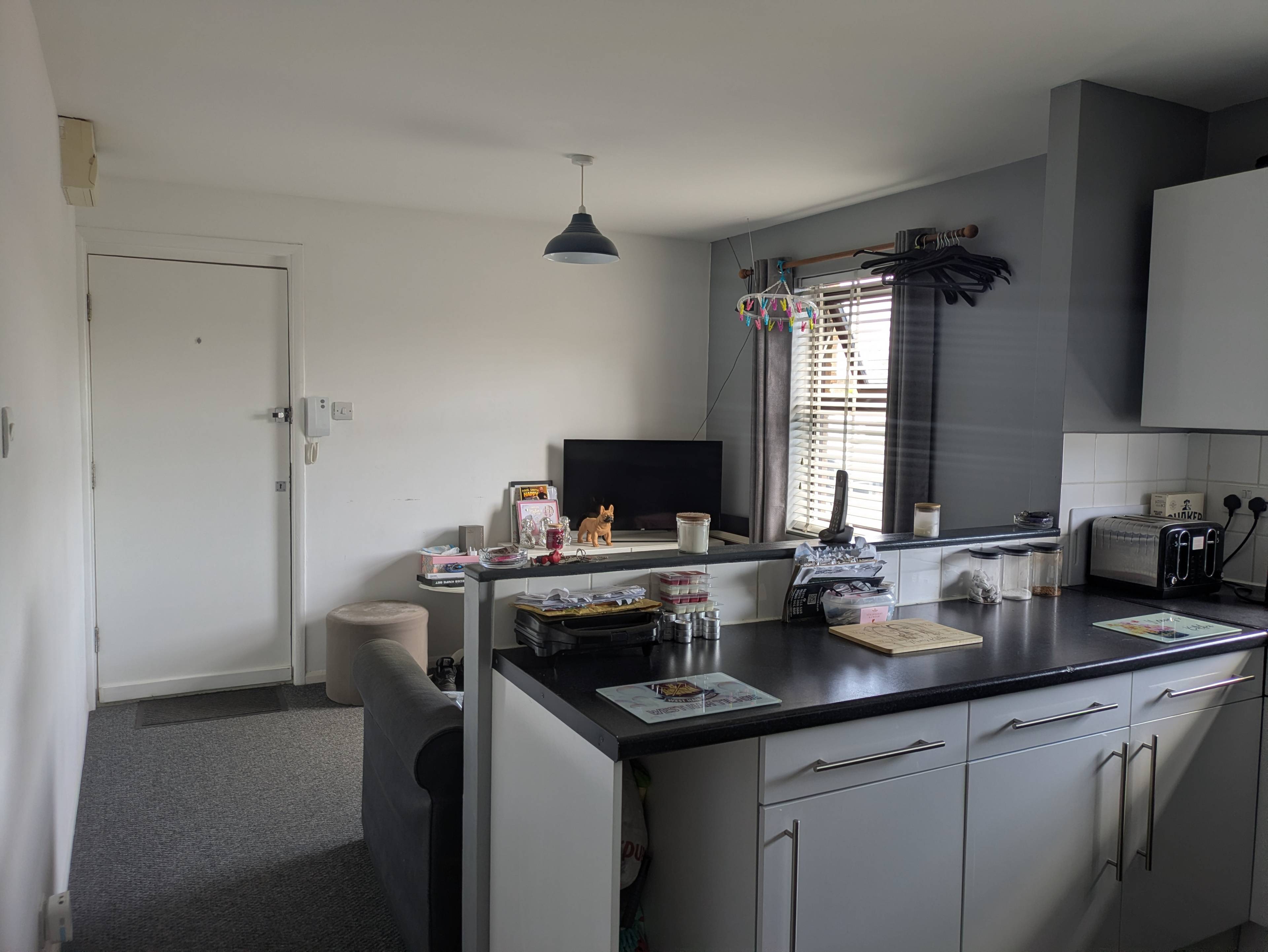 Lounge / Kitchen