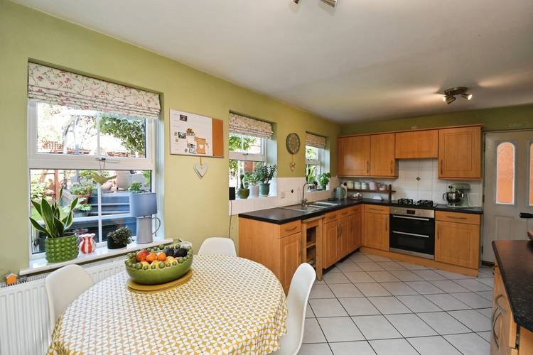 4 bedroom detached house