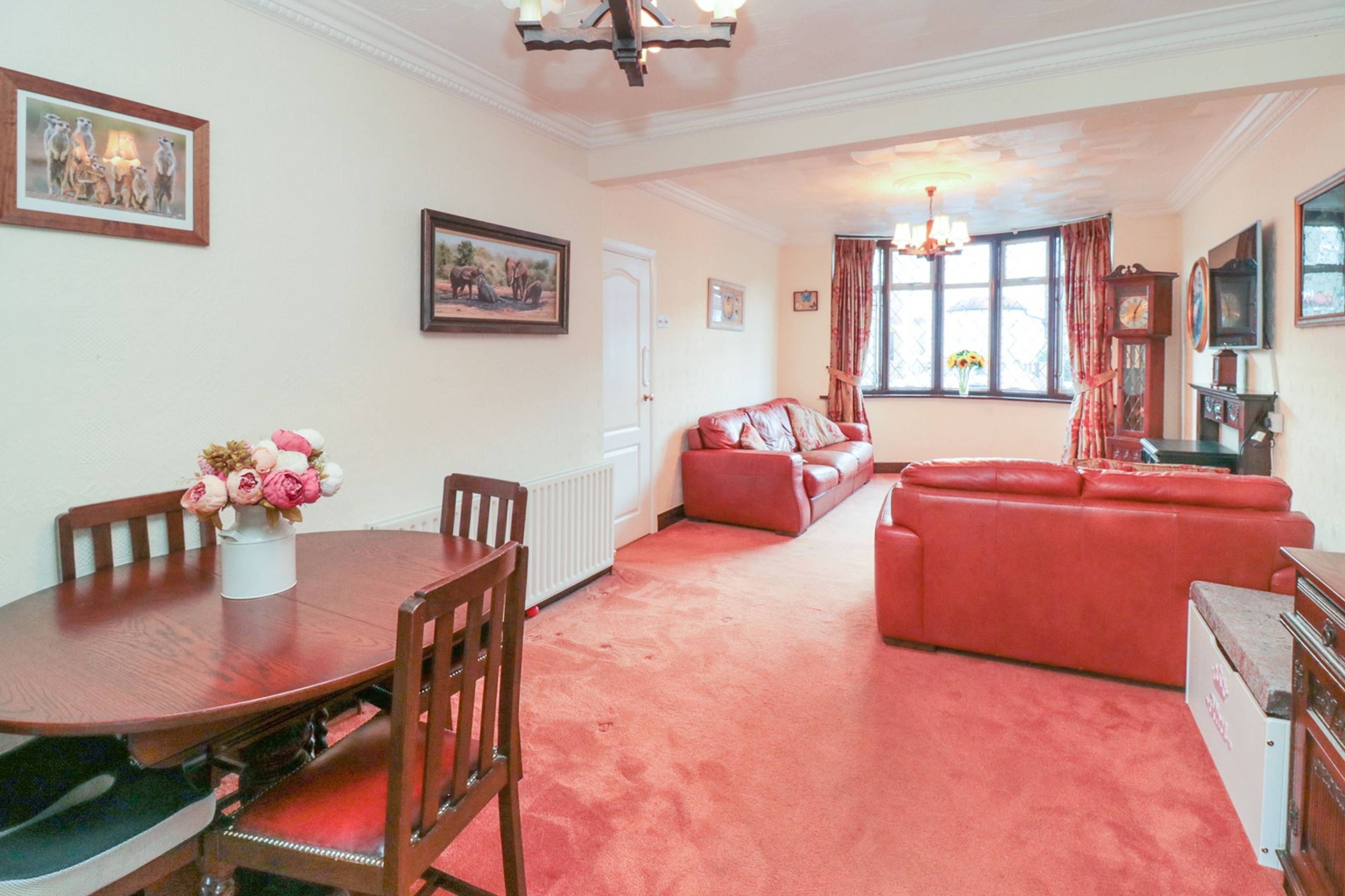 Lounge/Dining Room