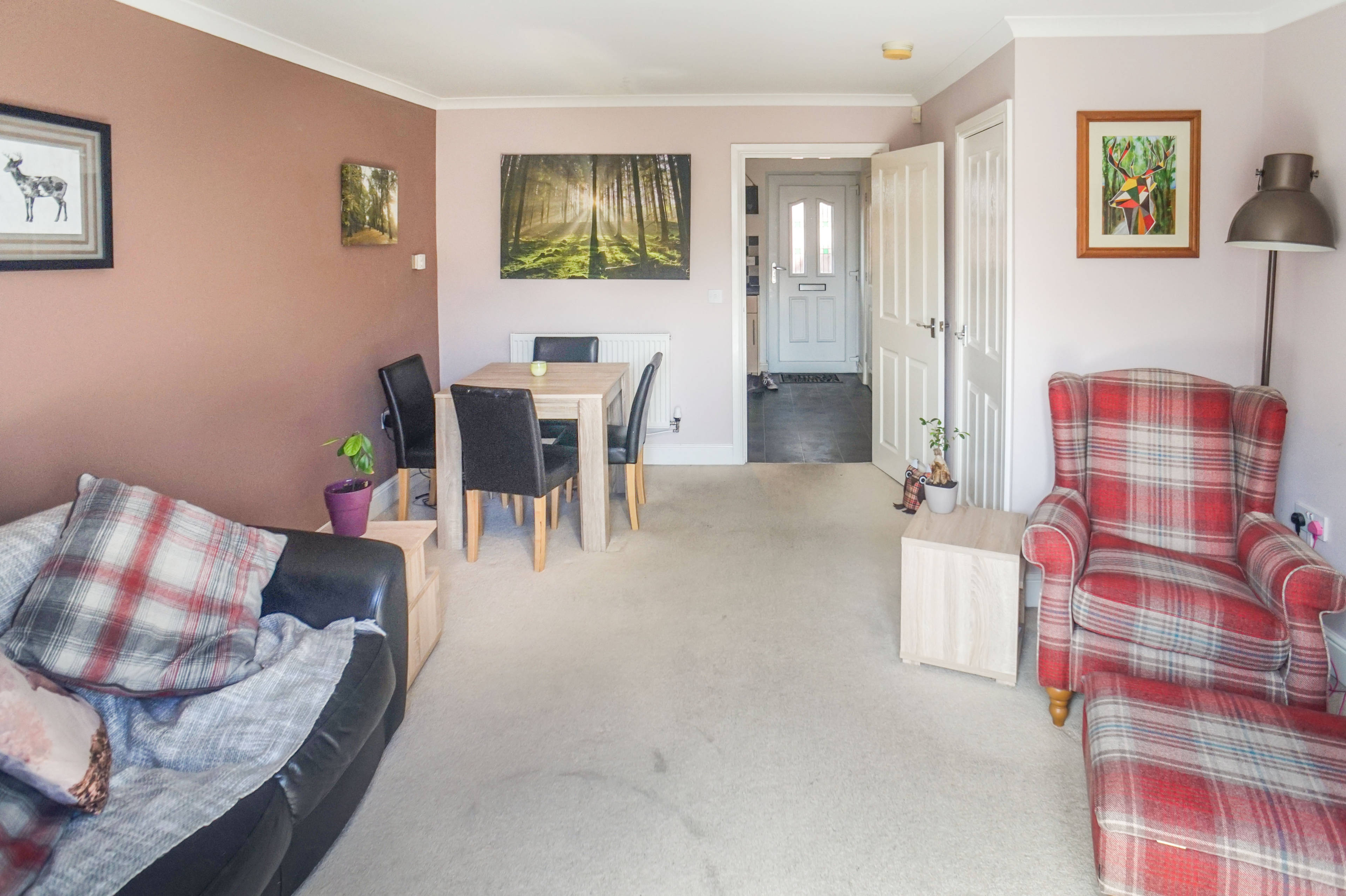 Lounge/Dining Room