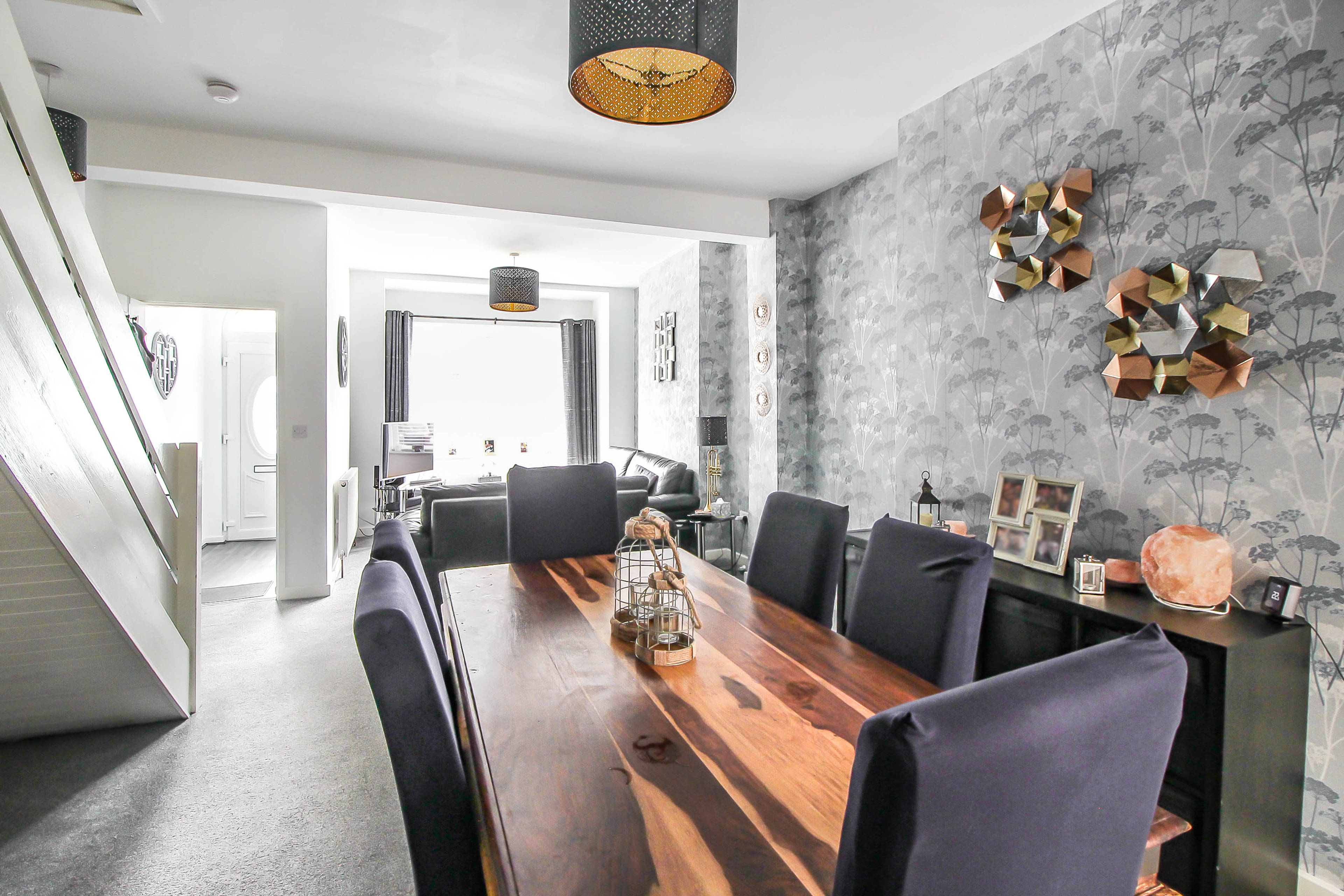 Lounge/Dining Room