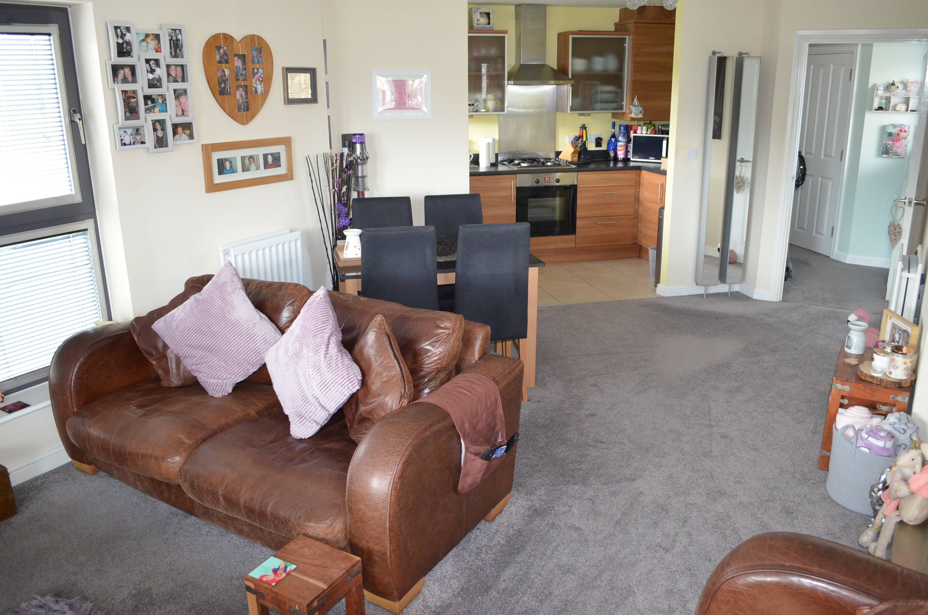 Lounge/Dining Room