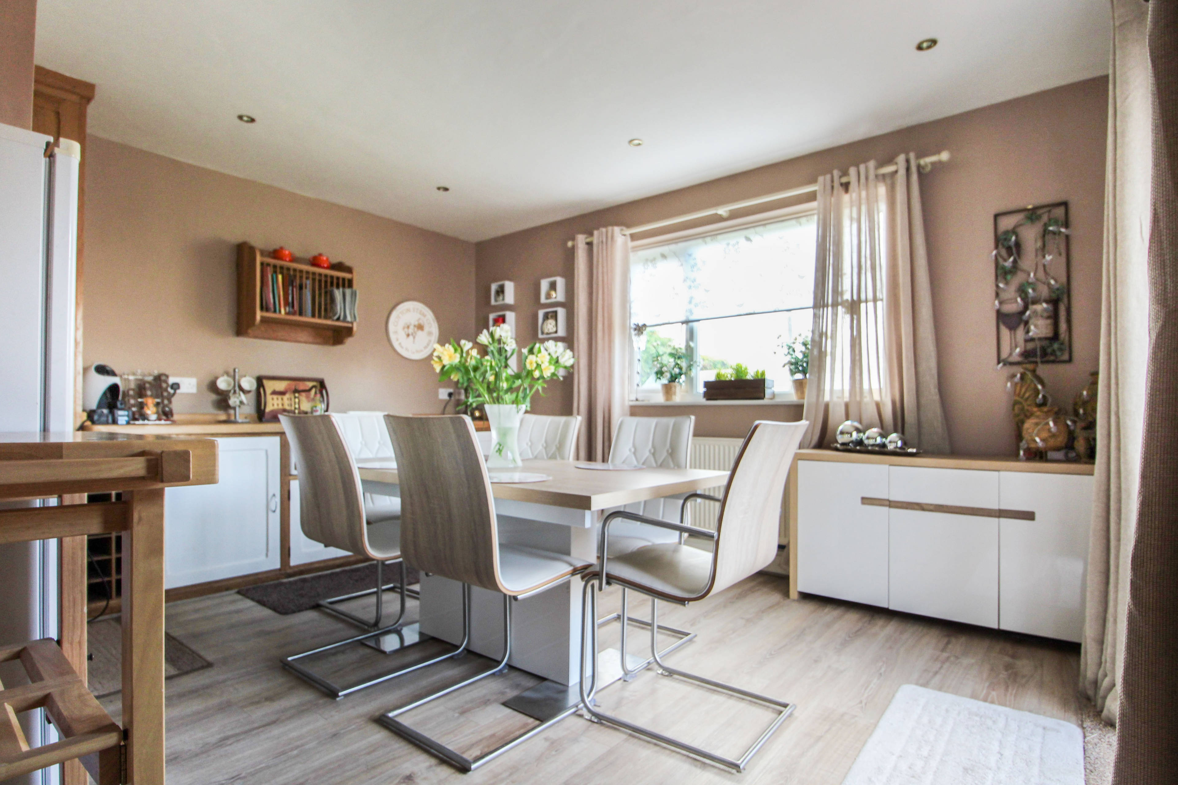 Breakfast Room