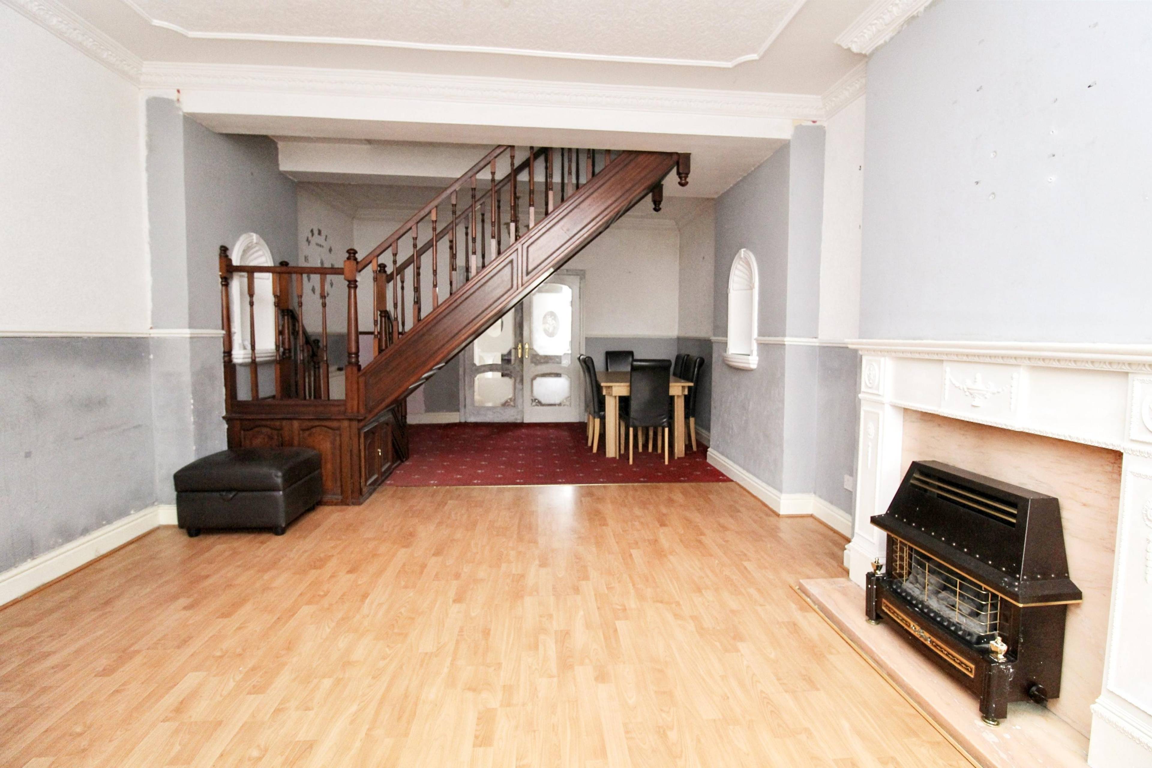 Lounge/Dining Room