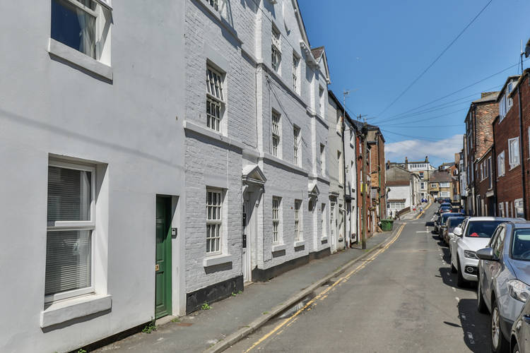 3 bedroom terraced house