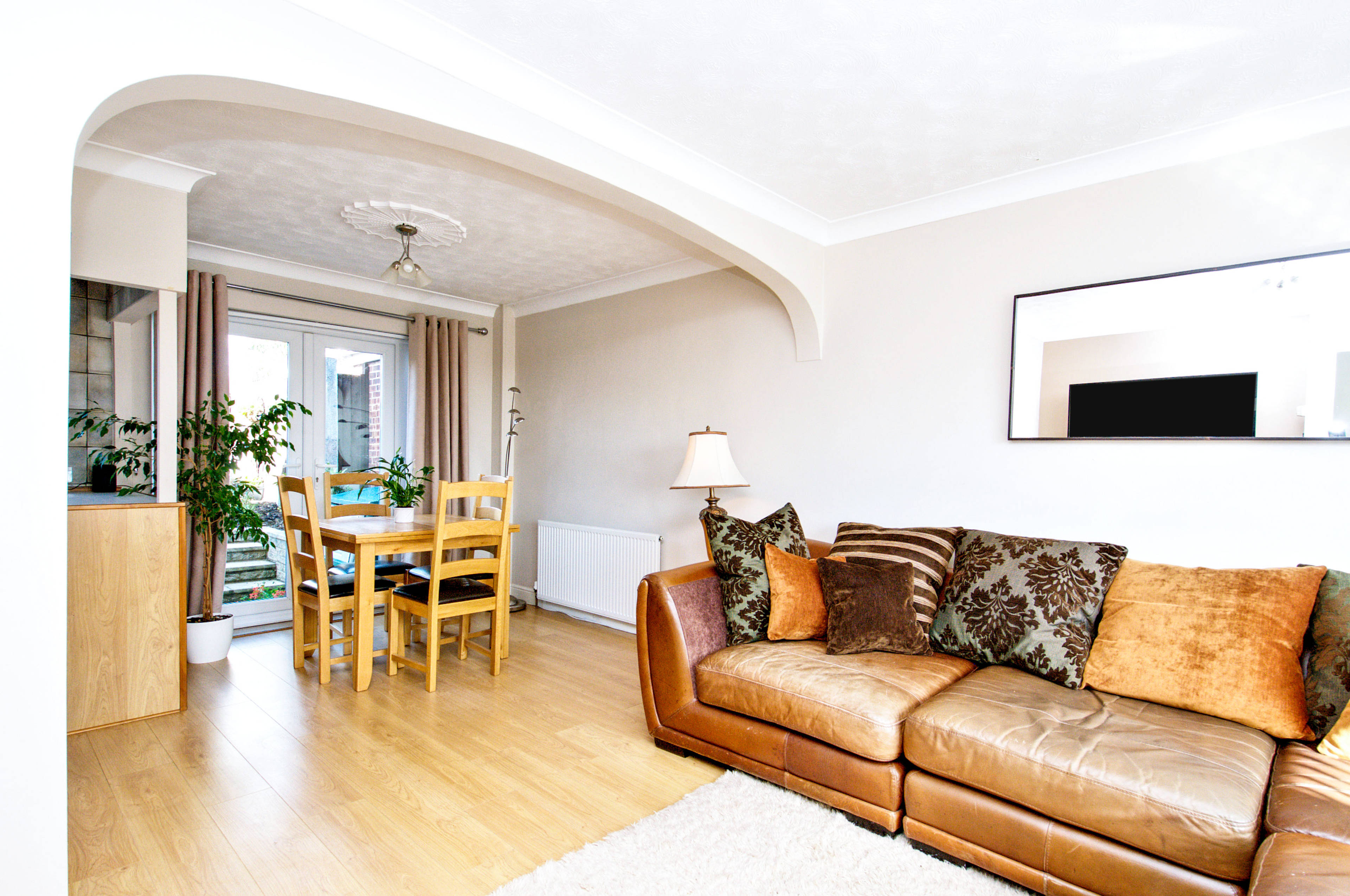 Lounge/Dining Room