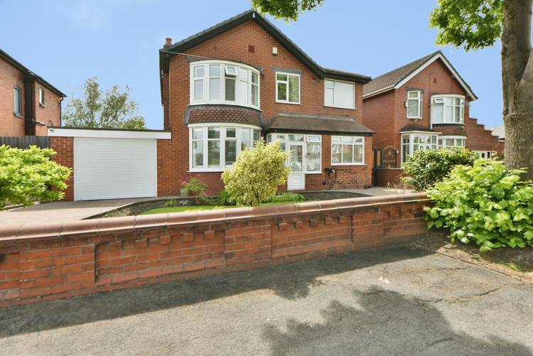 4 bedroom detached house