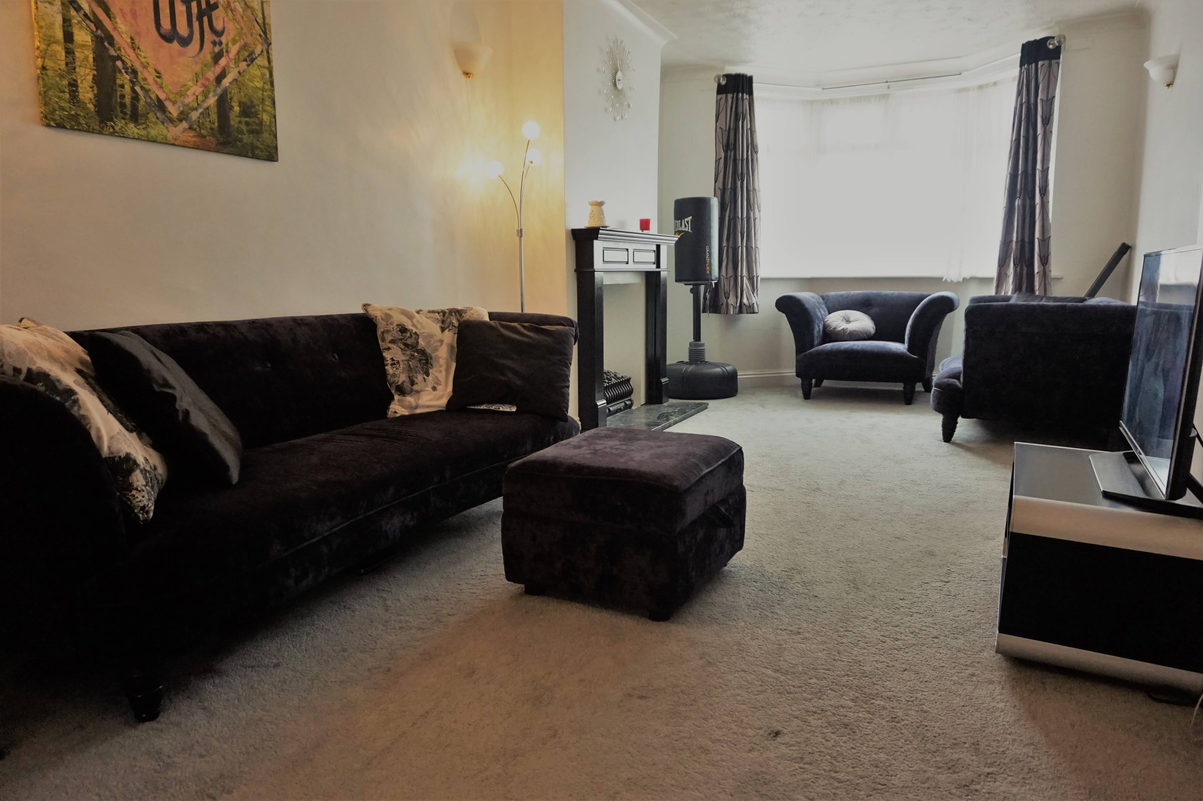 Lounge/Dining Room