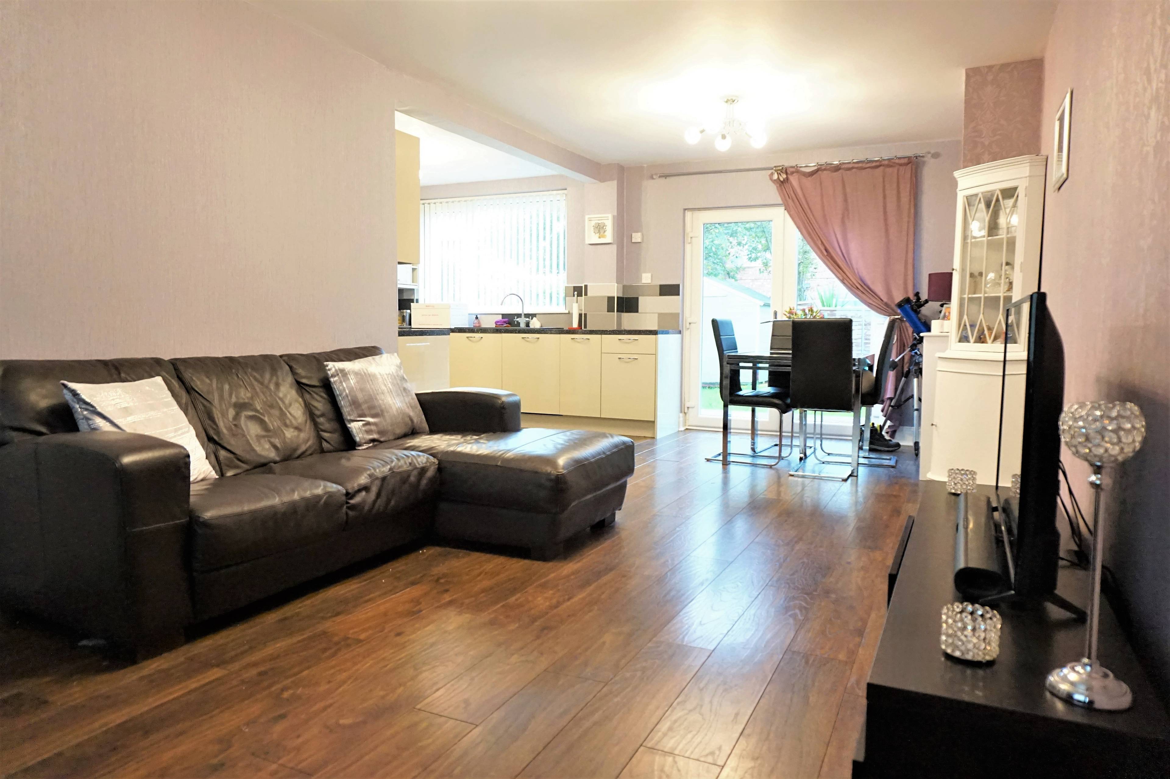 Lounge/Dining Room