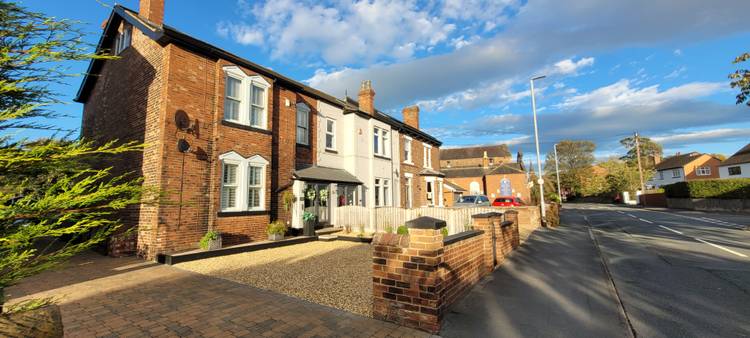 4 bedroom end of terrace house