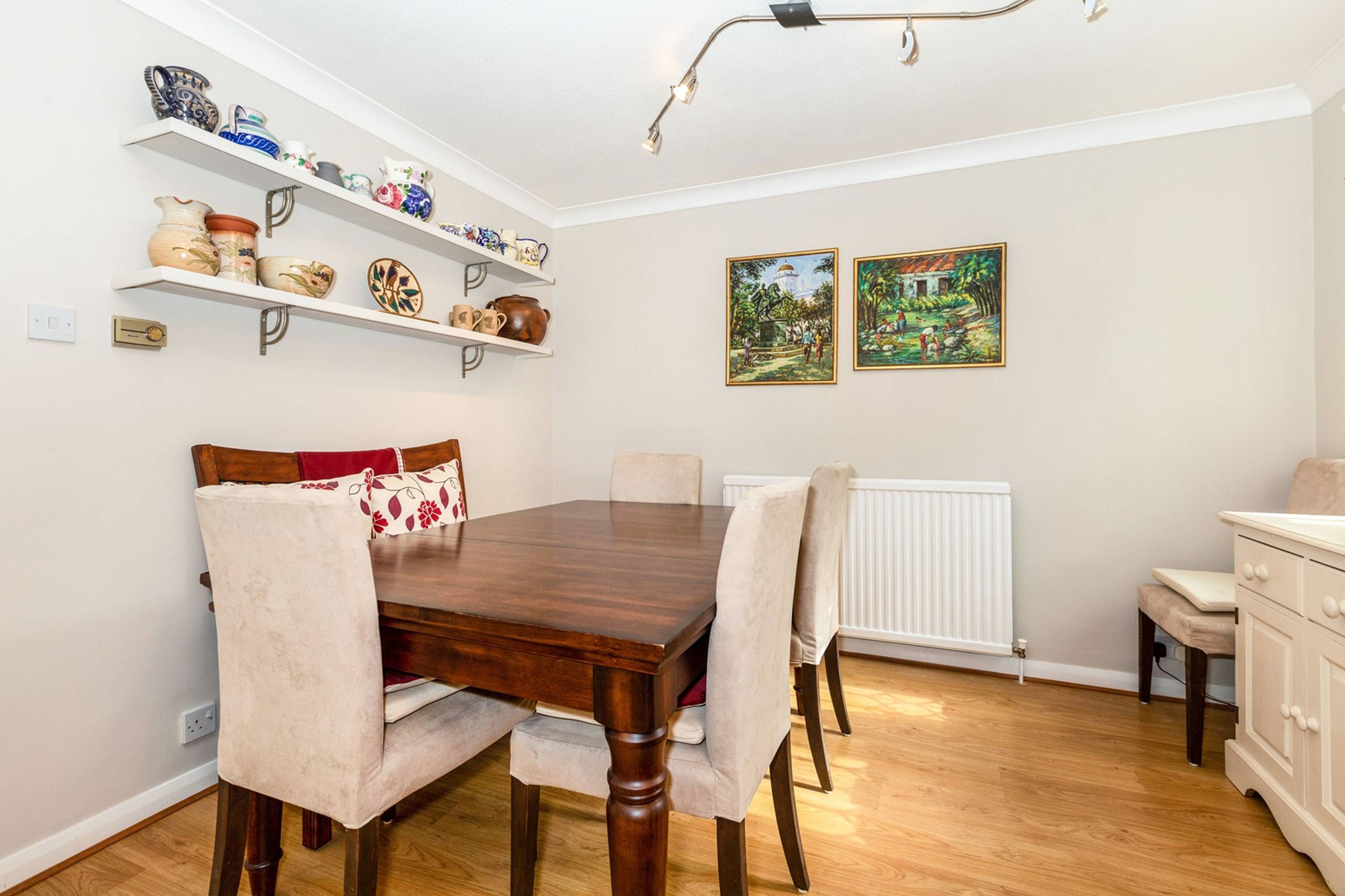 Lounge/Dining Room