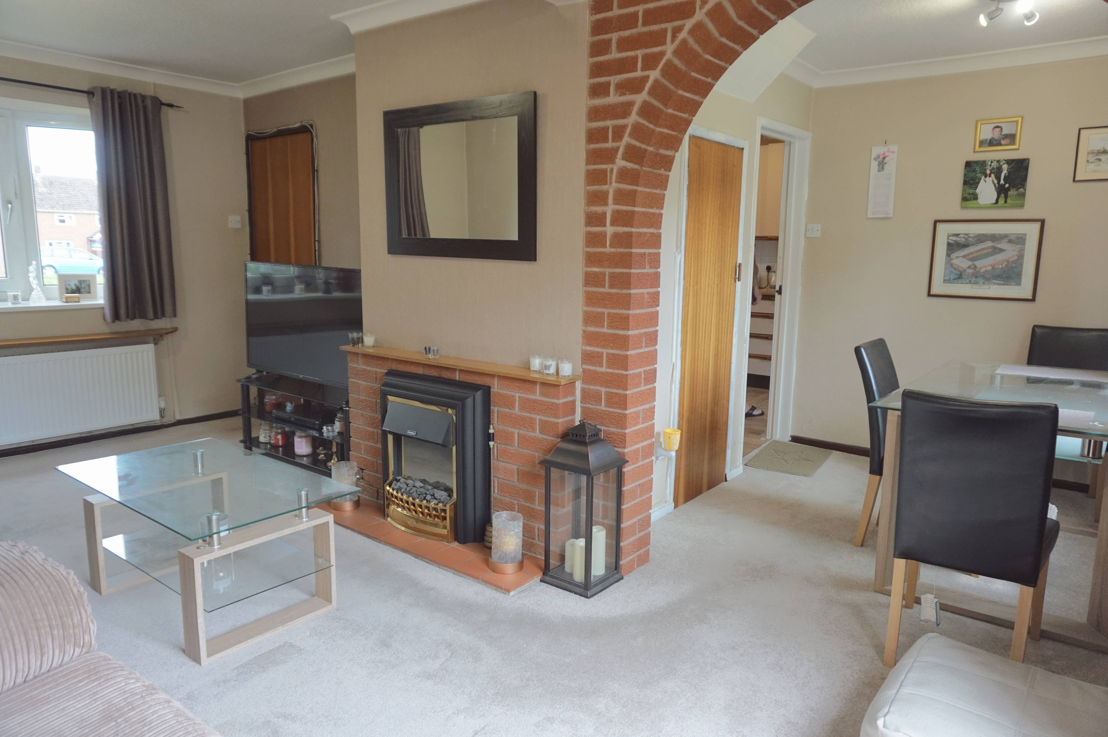 Lounge/Dining Room