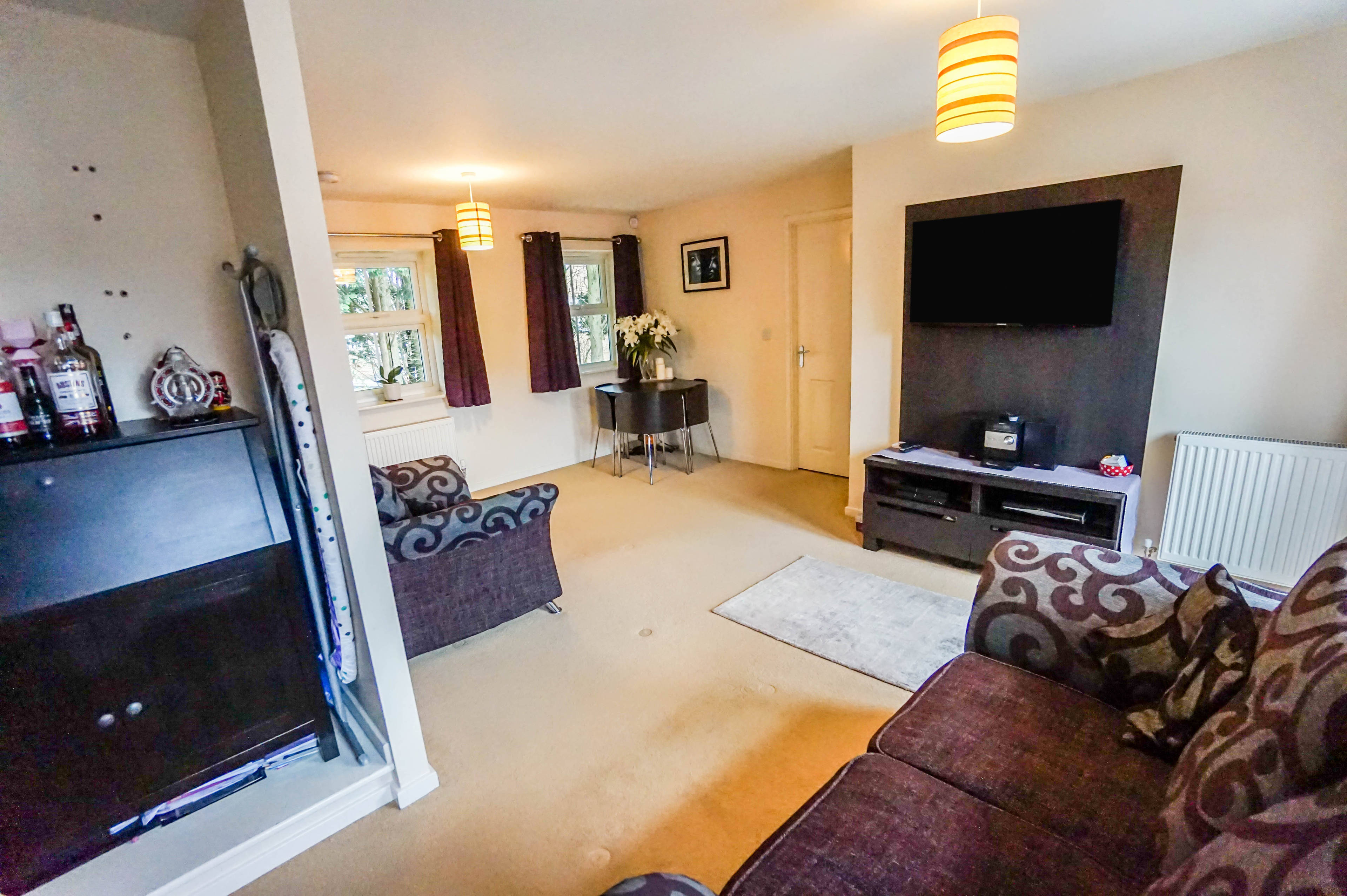 Lounge/Dining Room