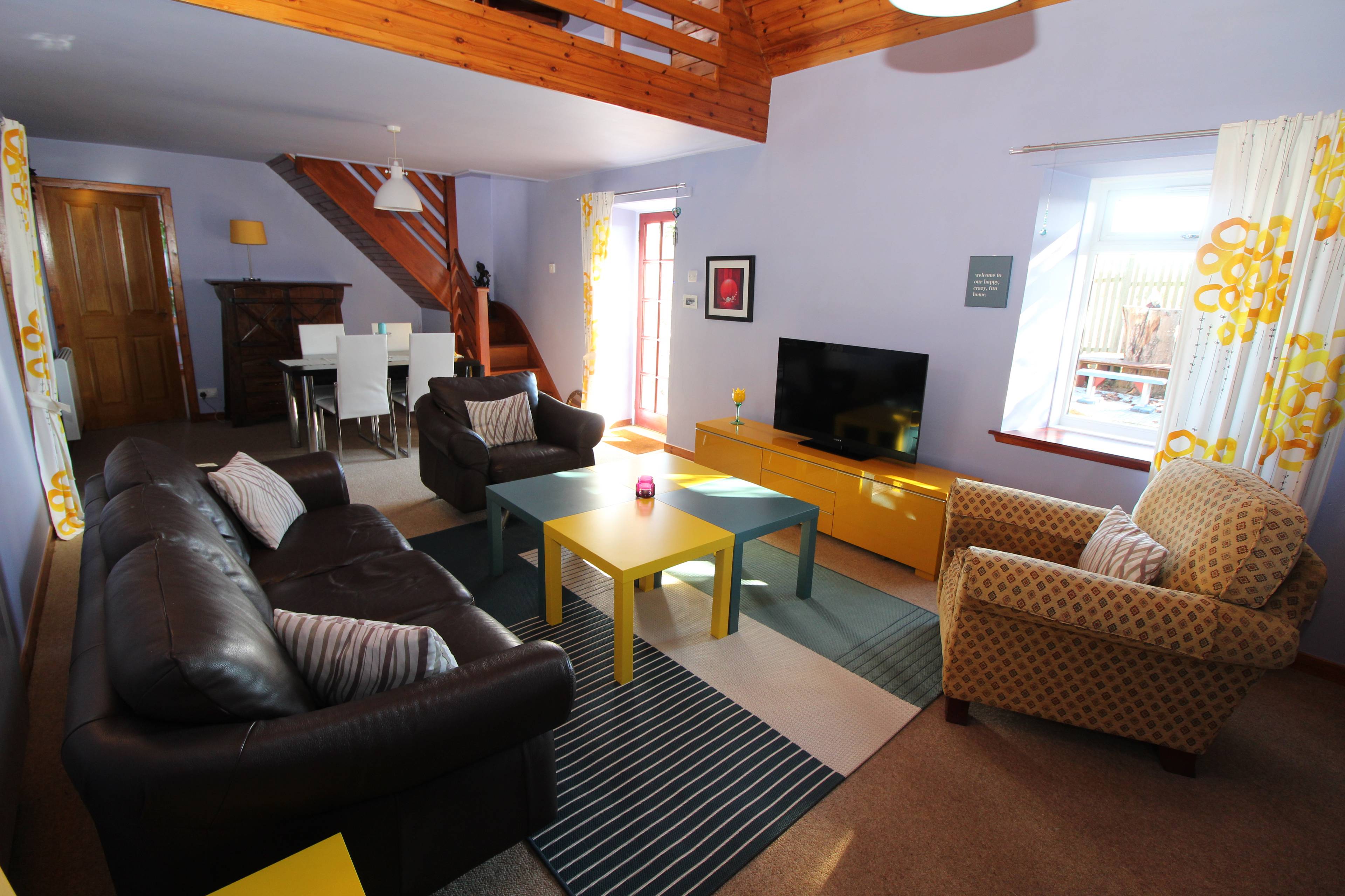 Lounge/Dining Room