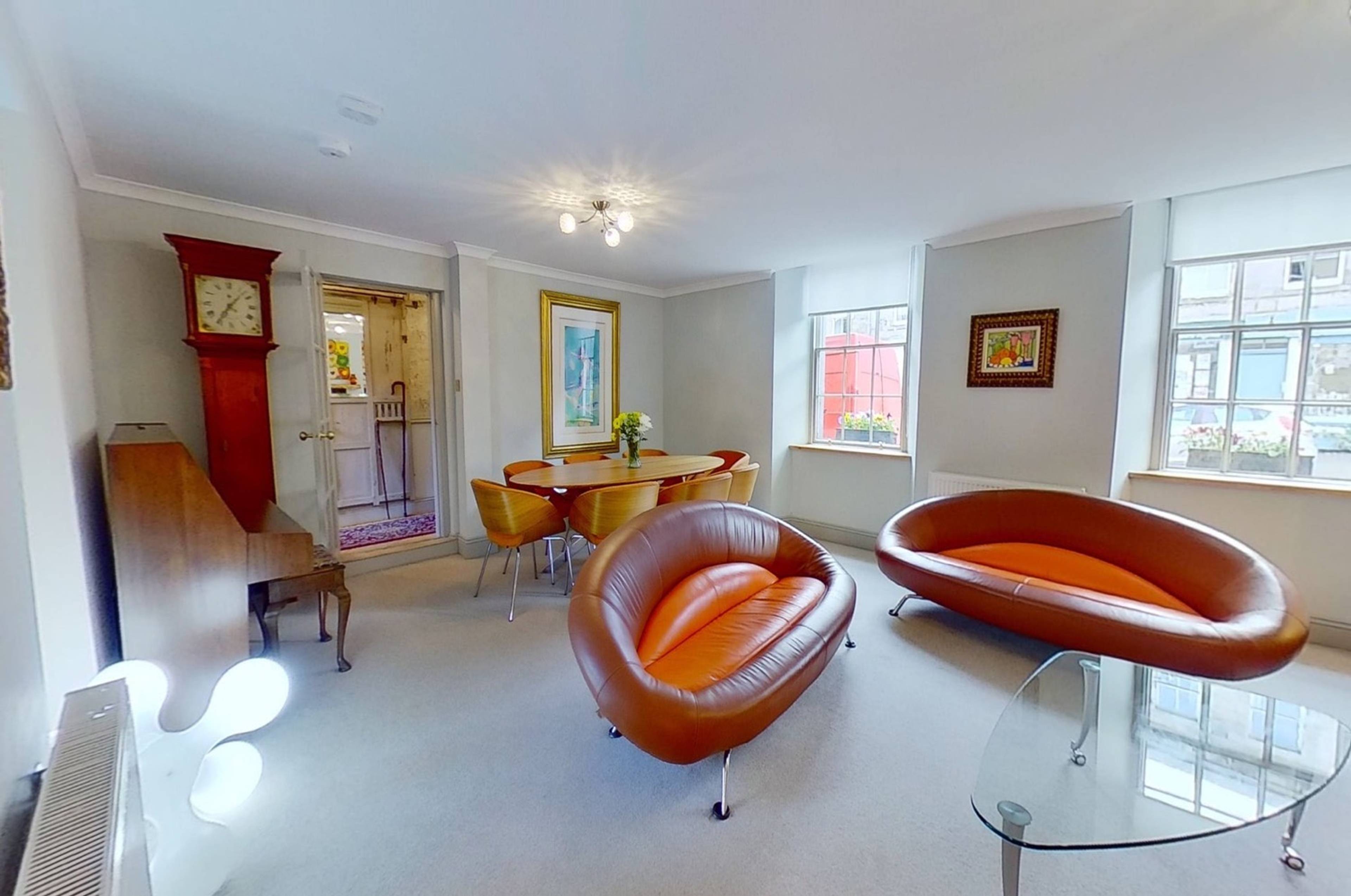 Lounge/Dining Room
