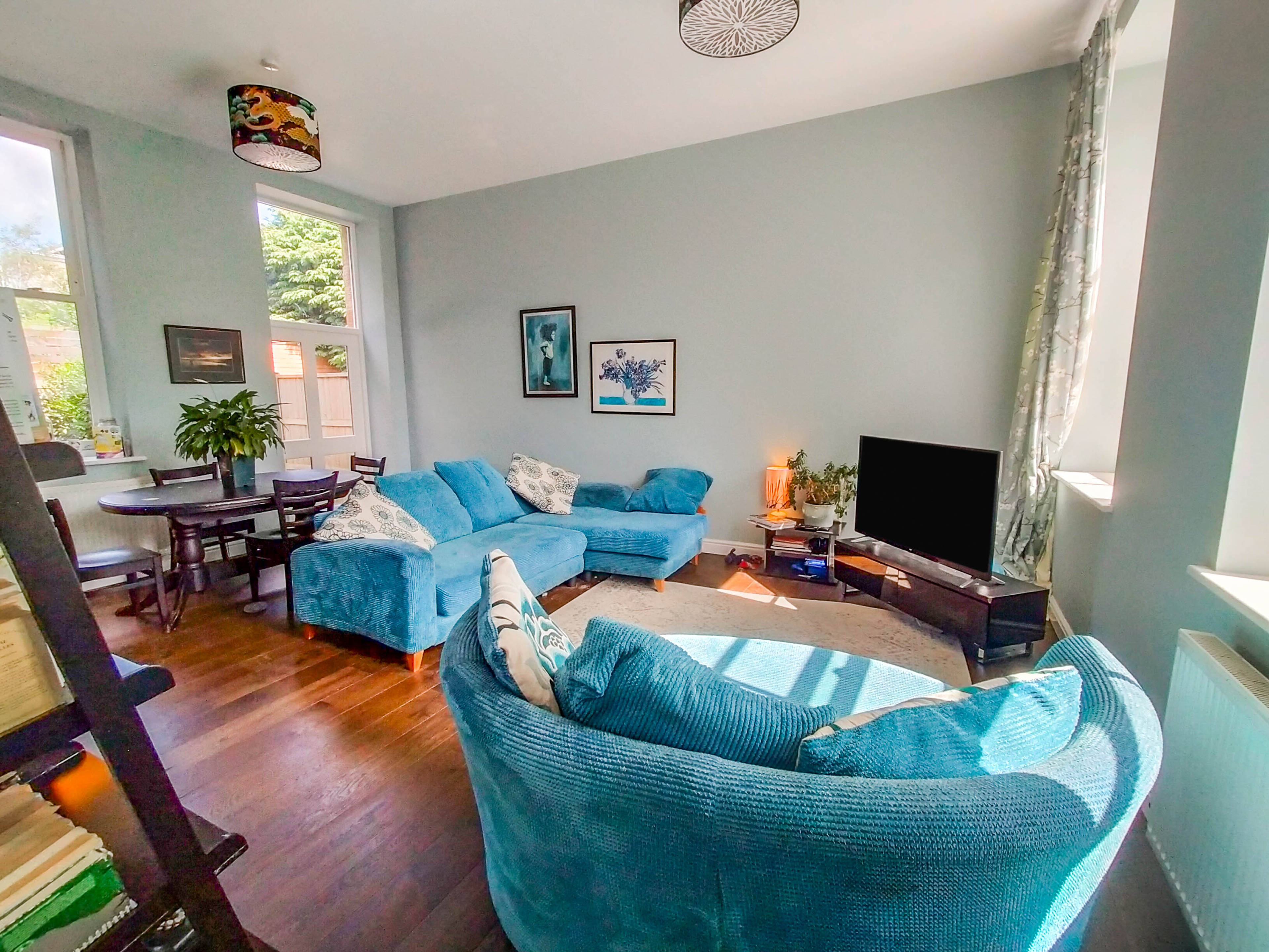Lounge/Dining Room