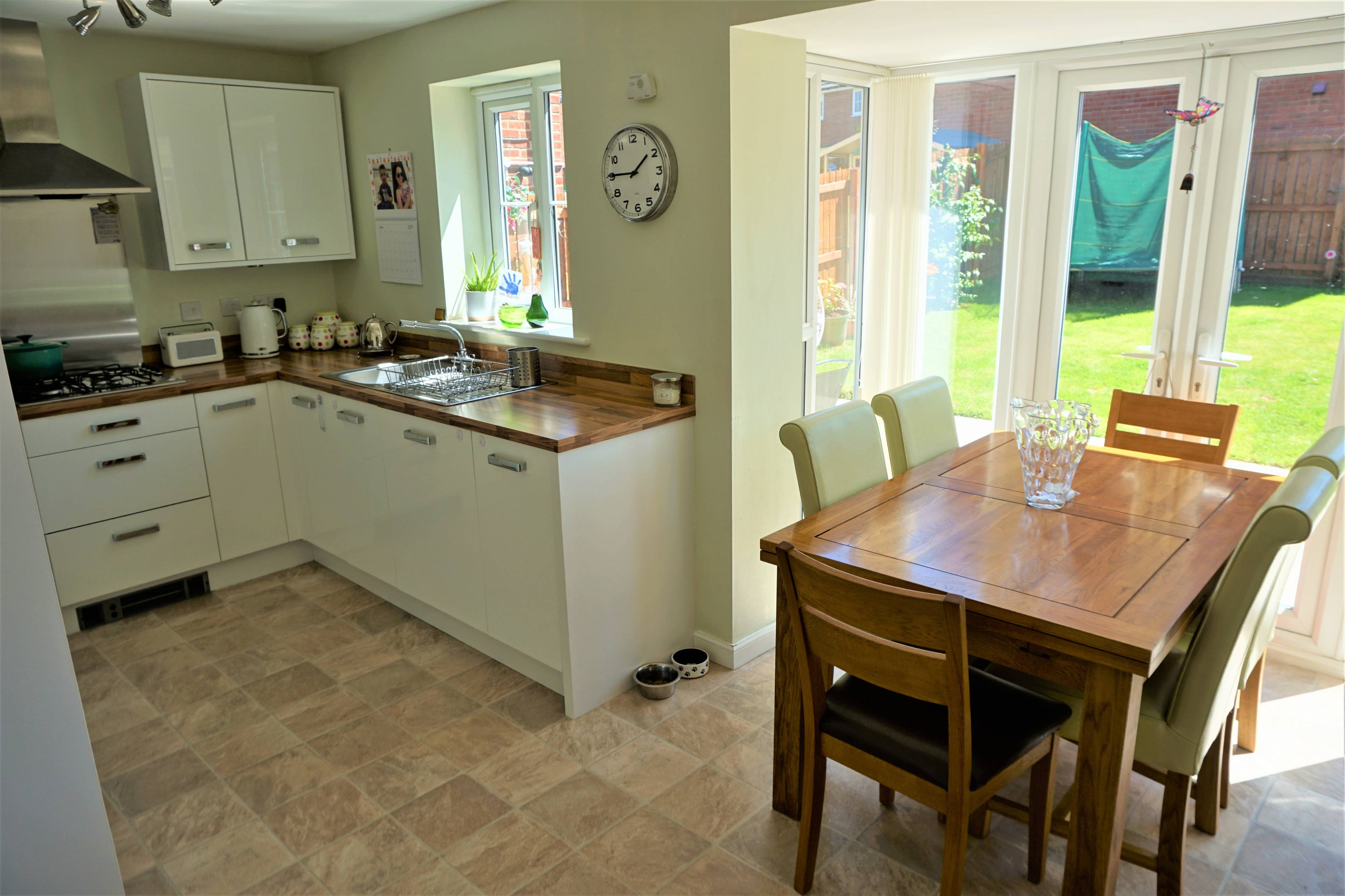 Kitchen/Dining Room