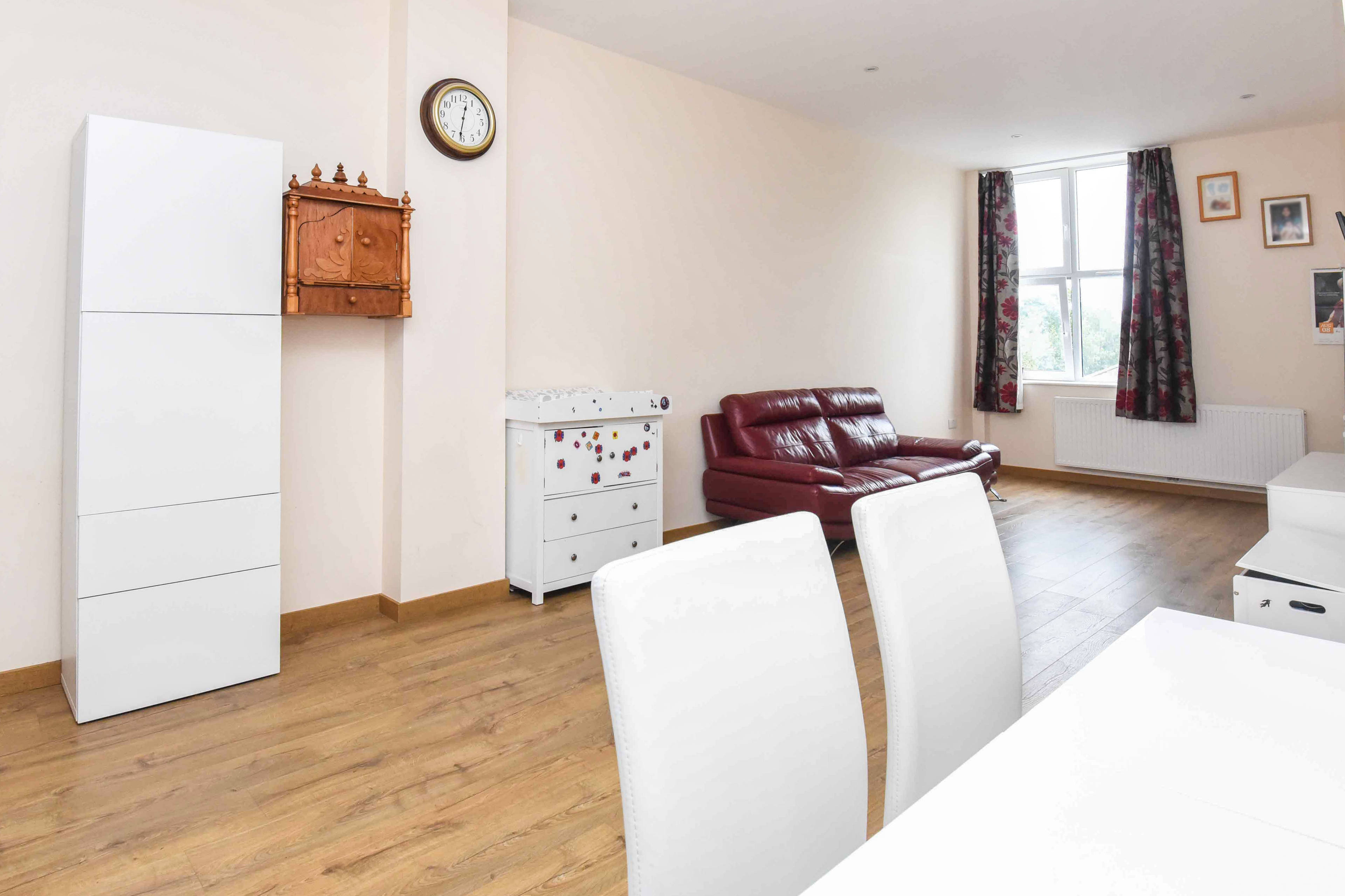 Lounge / Kitchen