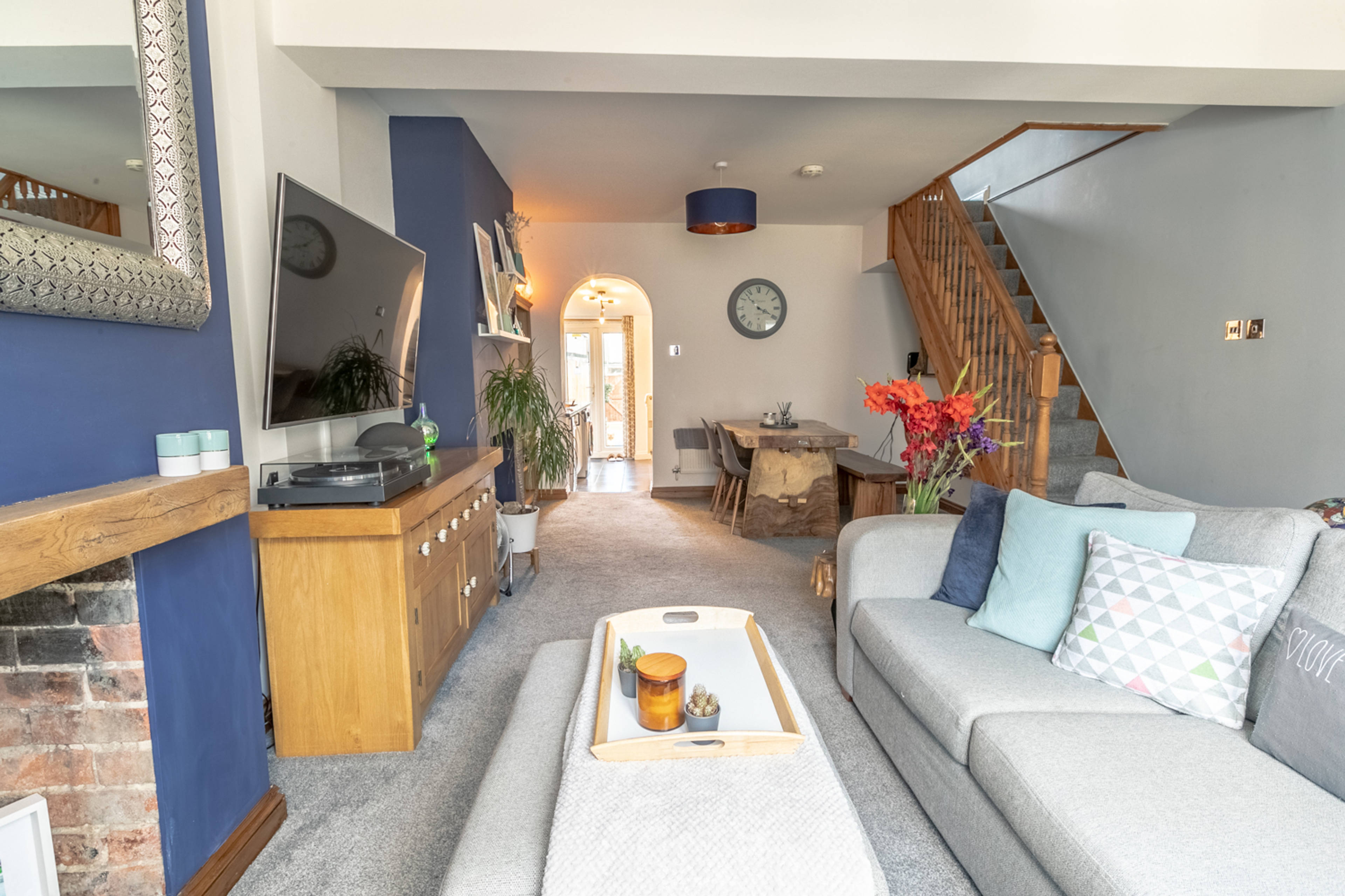 Lounge/Dining Room
