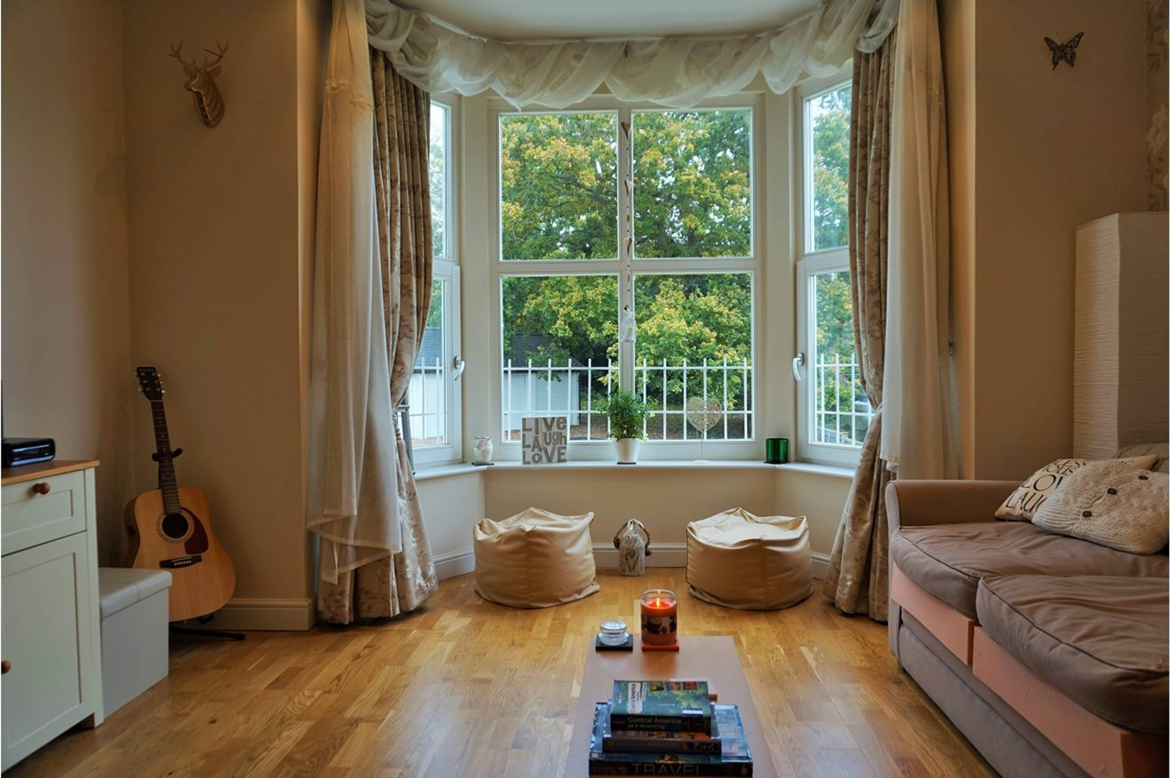 Lounge / Kitchen
