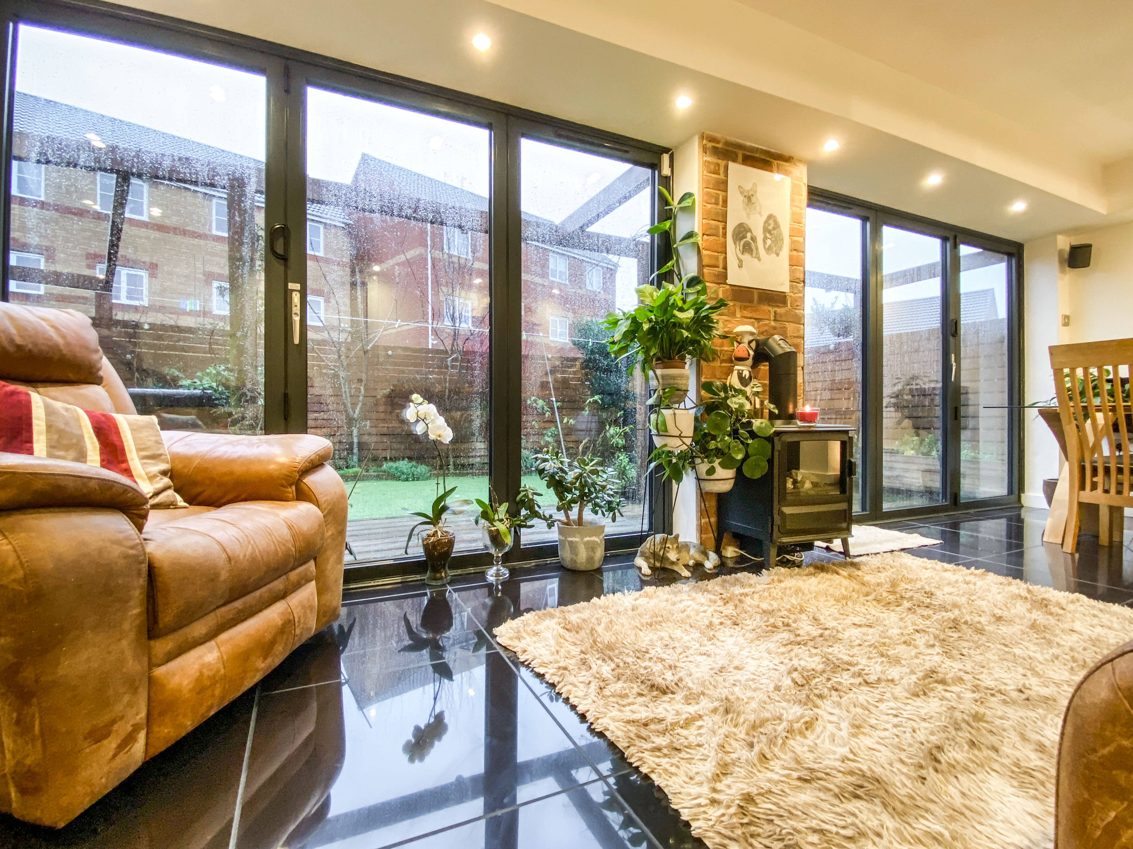 Lounge/Dining Room