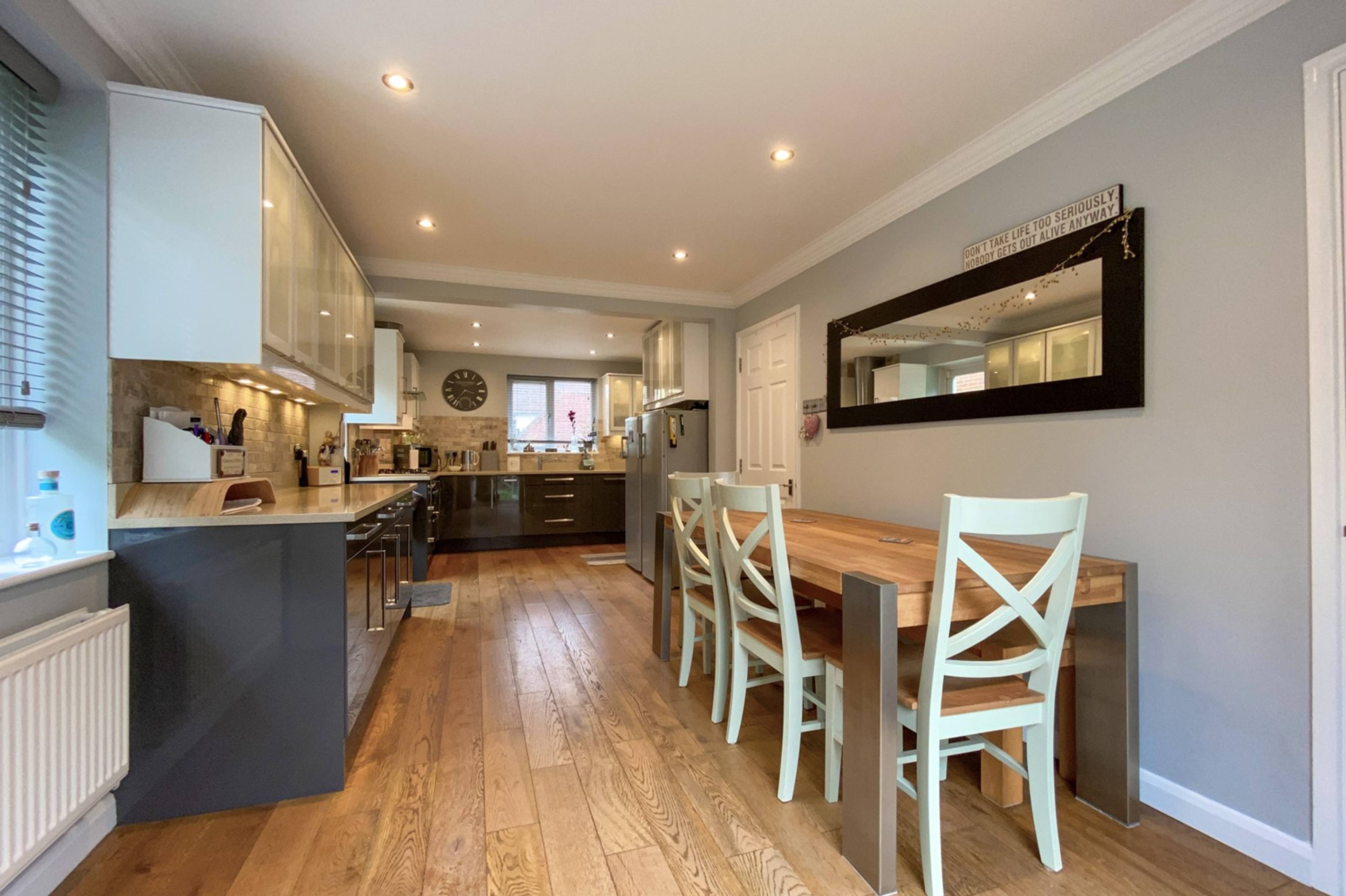 Kitchen/Breakfast