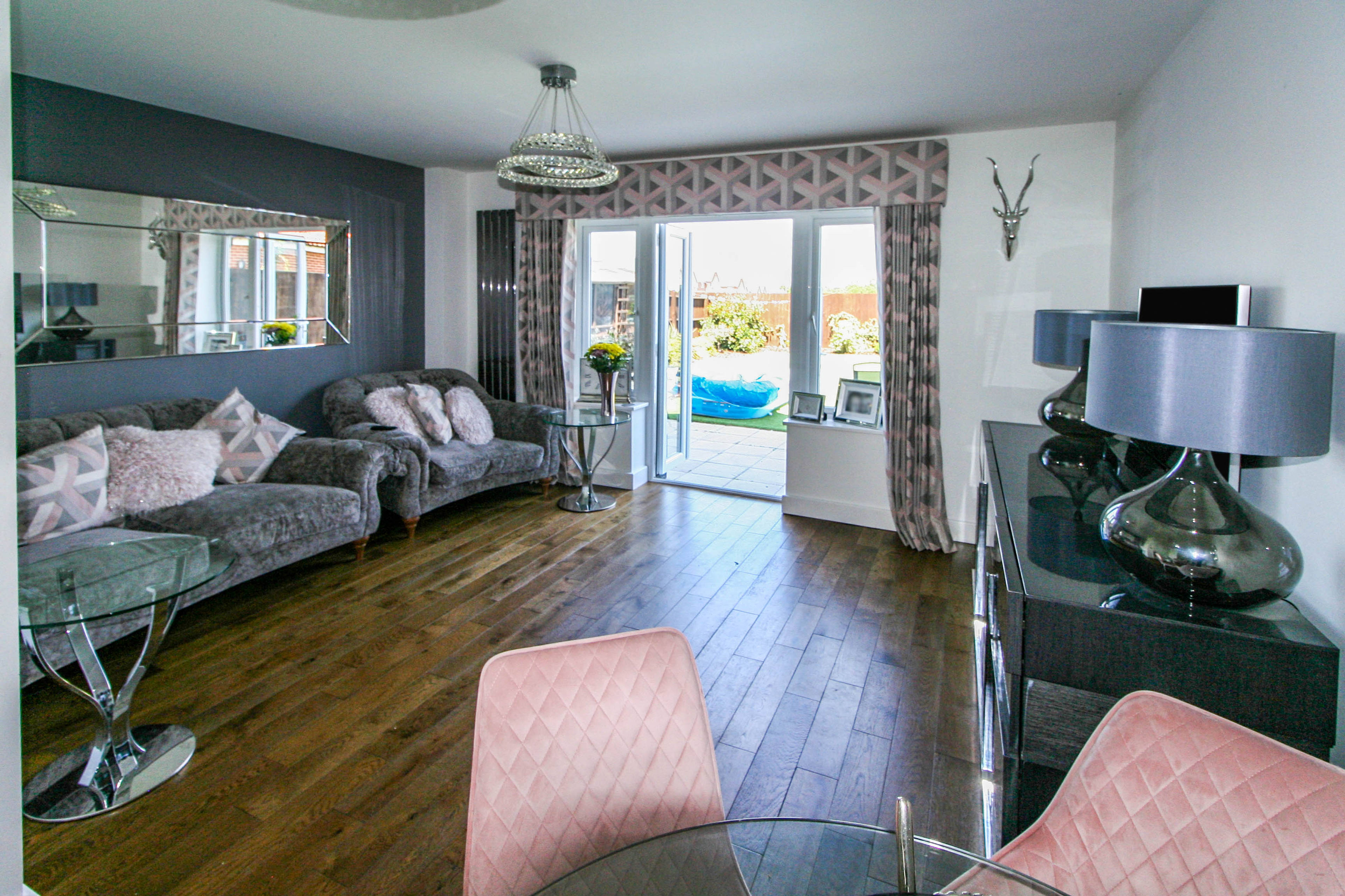 Lounge/Dining Room