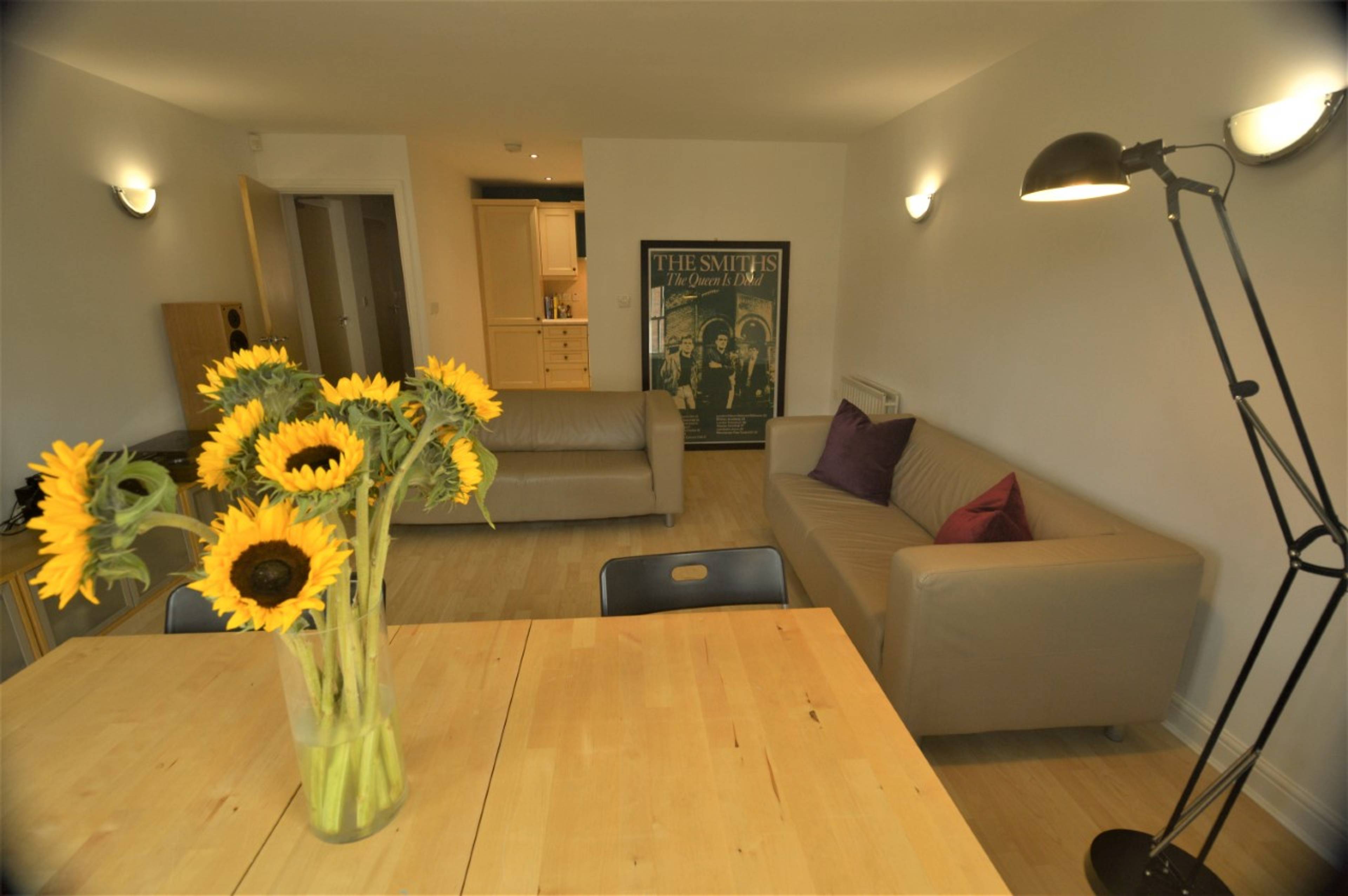 Lounge/Dining Room