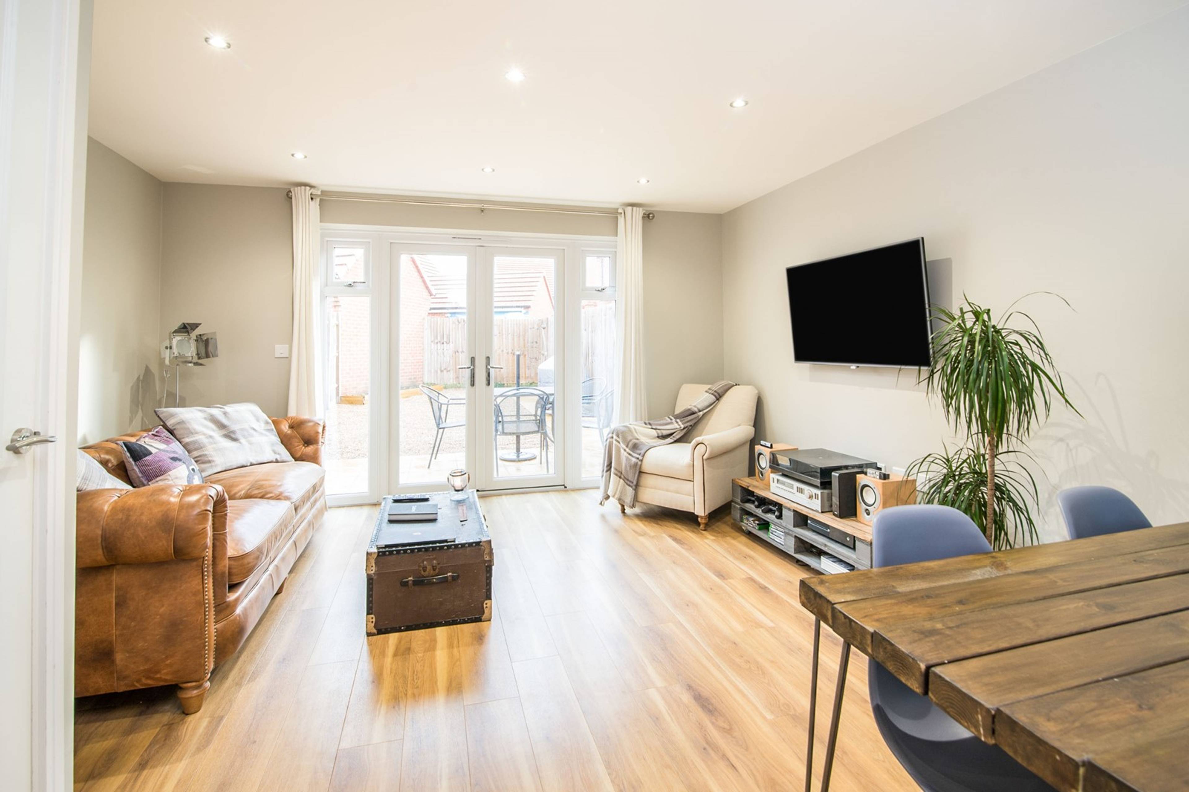 Lounge/Dining Room