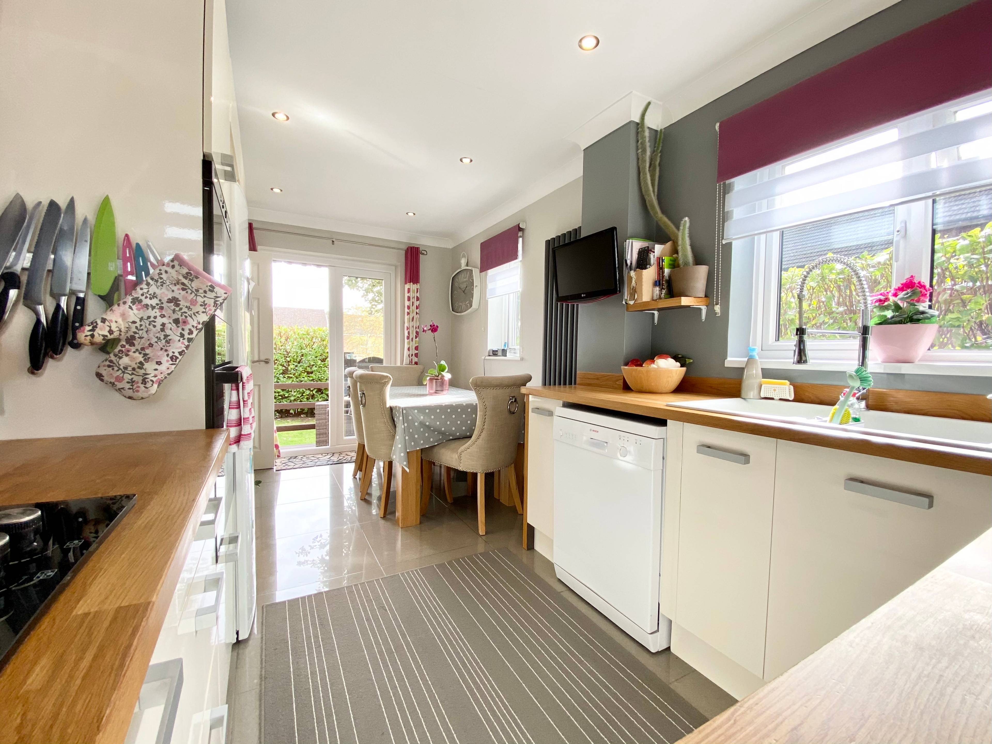 Kitchen/Dining Room