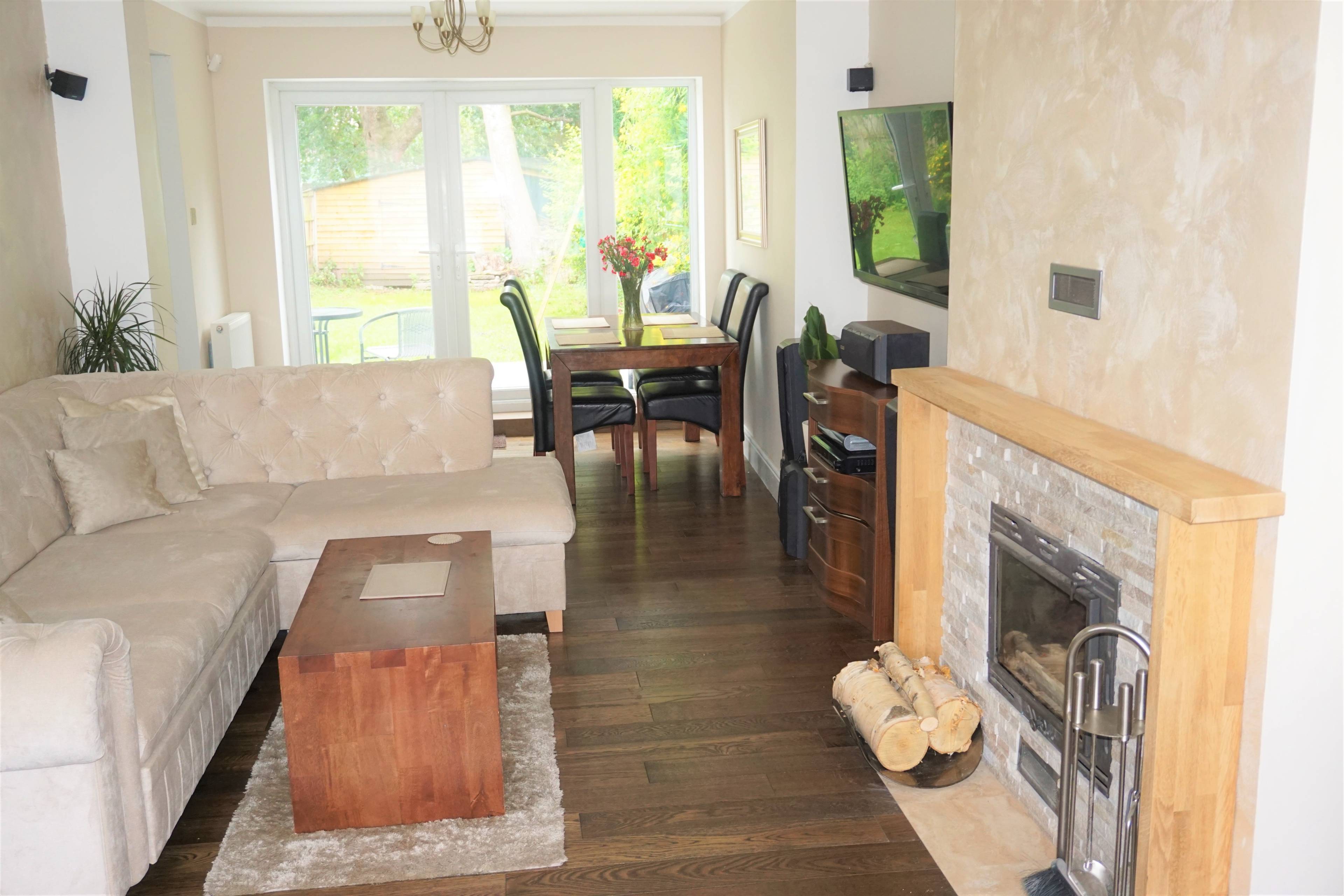 Lounge/Dining Room