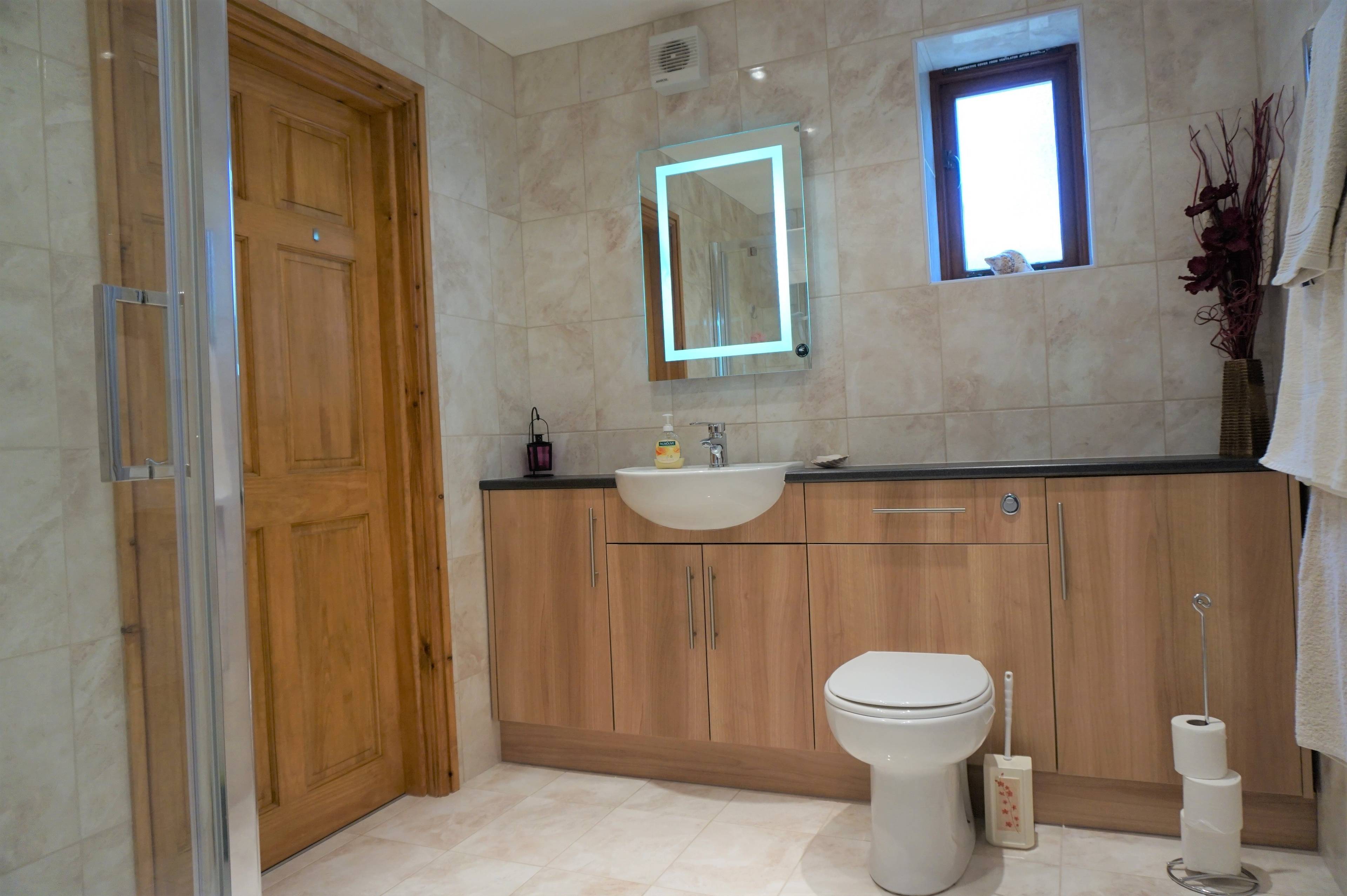 Jack & Jill En-suite