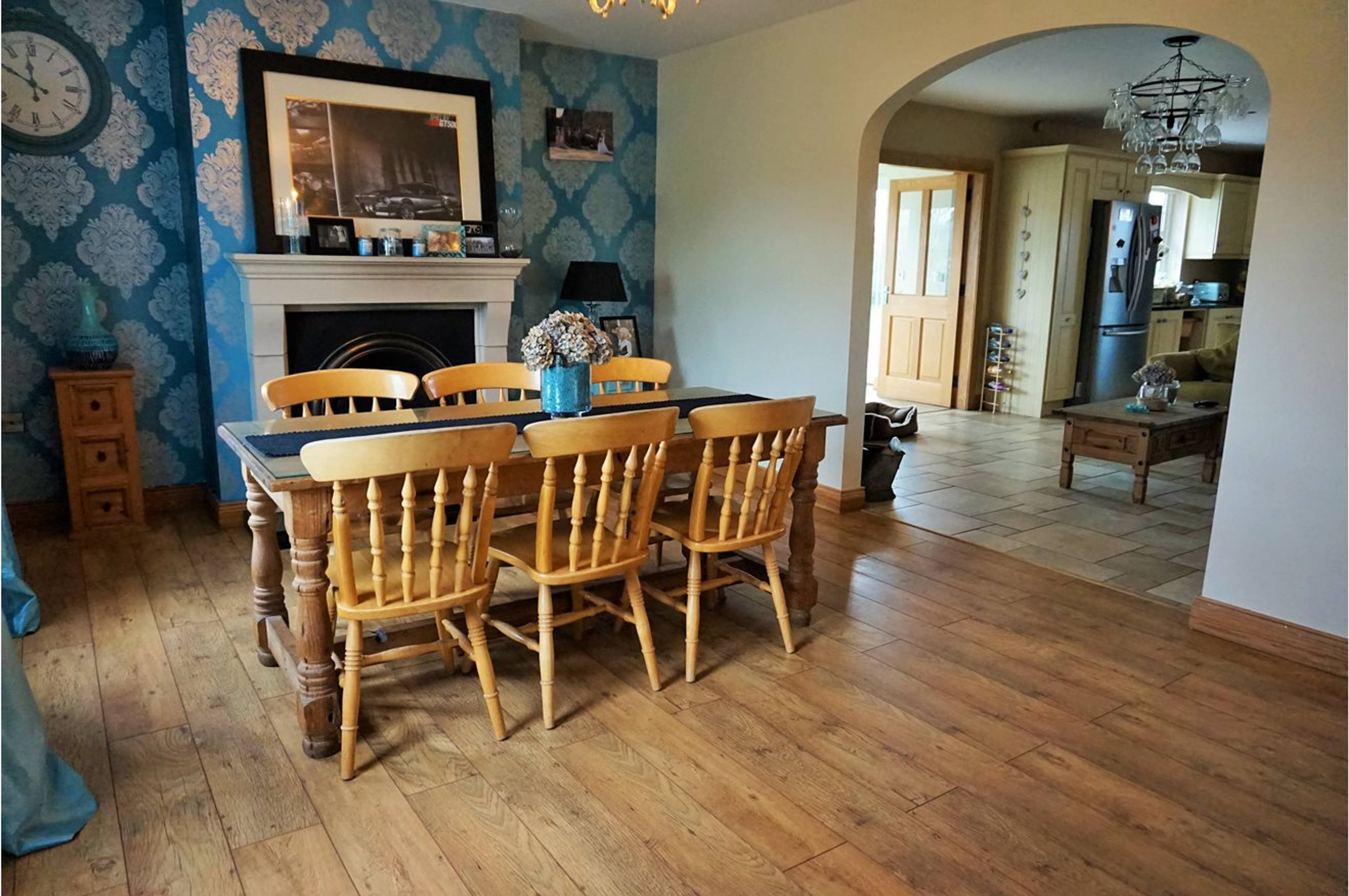 Lounge/Dining Room